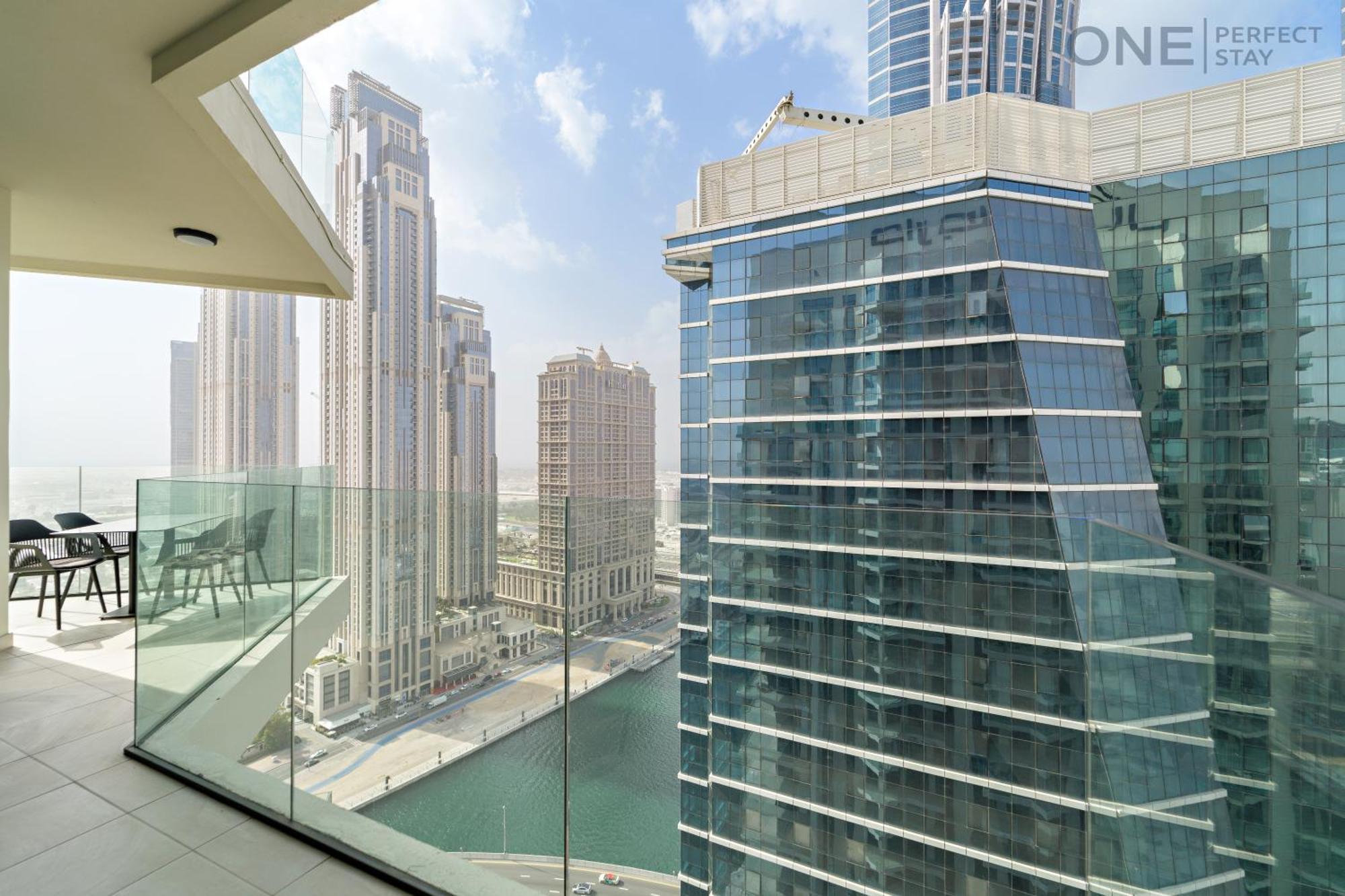 Apartment Stylish 2br In Business Bay Canal View Pool & Gym Dubai