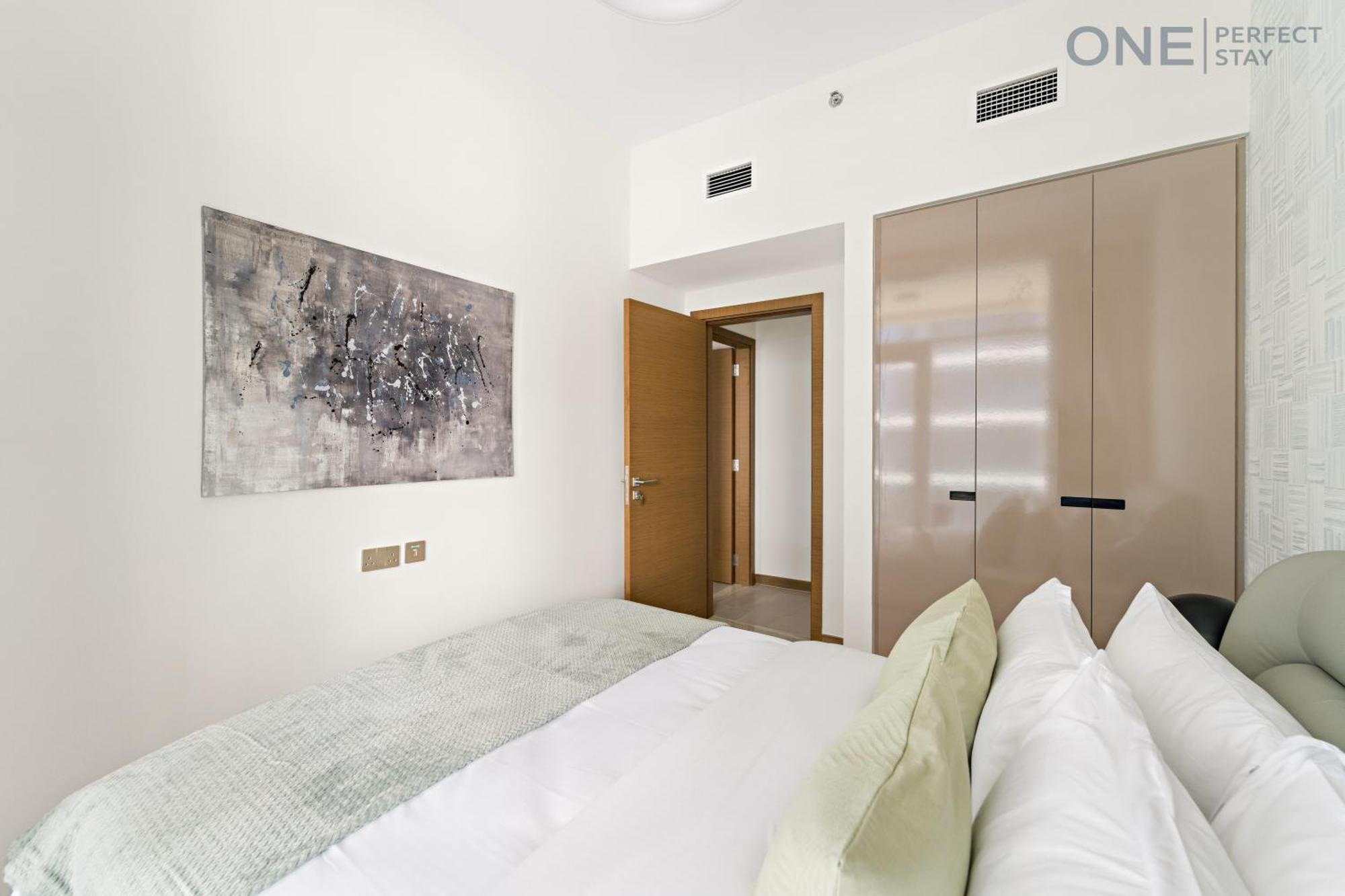 Stylish 2br In Business Bay Canal View Pool & Gym * Dubai