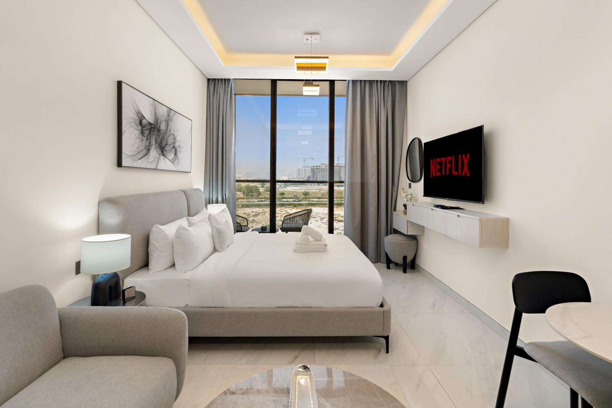 Apartment Modern With Pool, Gym, Mini Golf, Playground