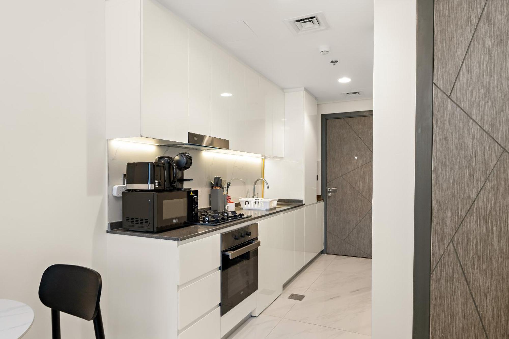 Apartment Modern With Pool, Gym, Mini Golf, Playground