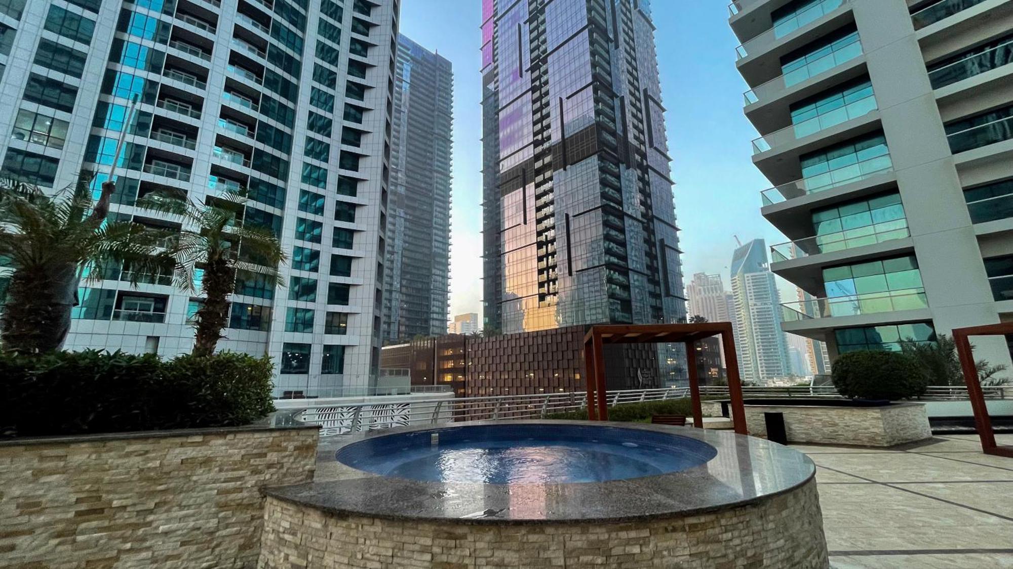 Elegant 3 Bedrooms Among Clouds Apartment *