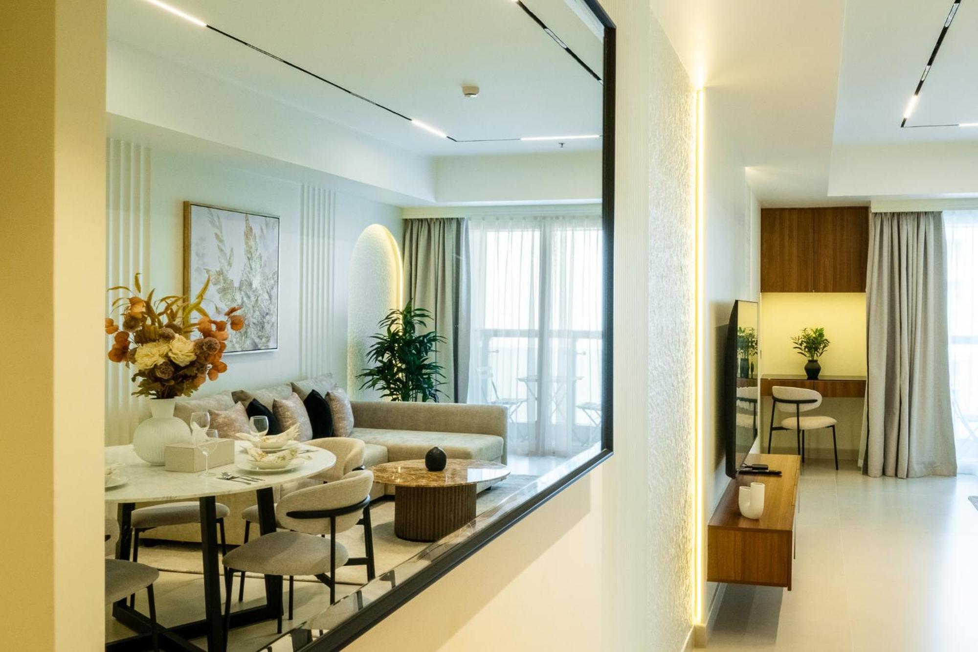 Elegant 3 Bedrooms Among Clouds Apartment *
