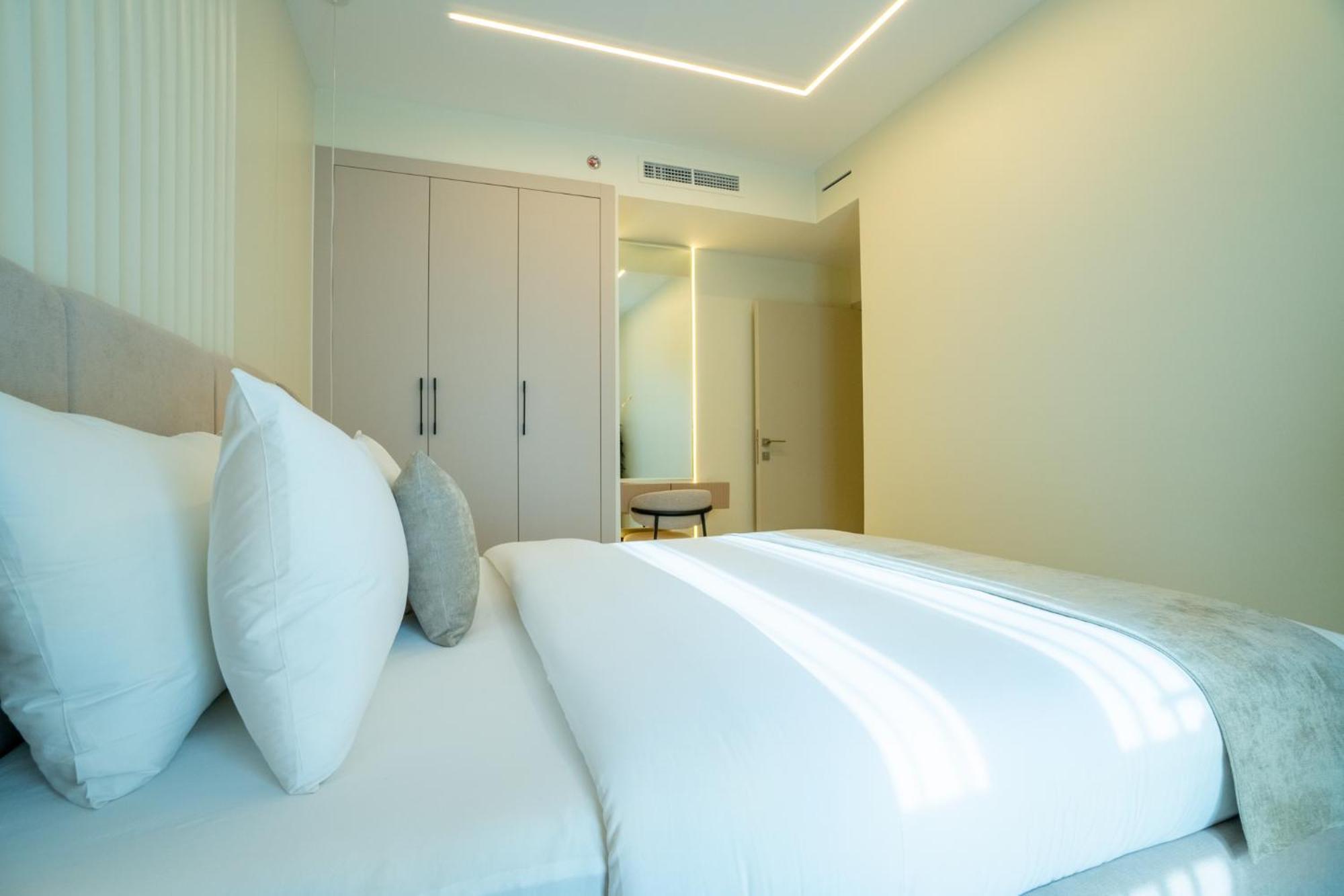Elegant 3 Bedrooms Among Clouds * Dubai