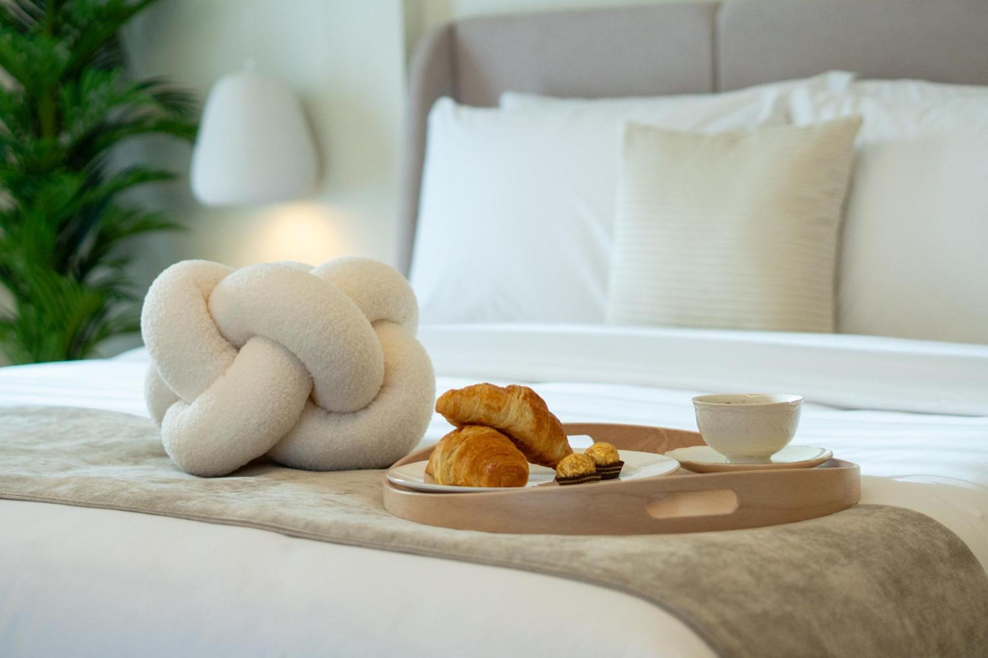 Elegant 3 Bedrooms Among Clouds Apartment