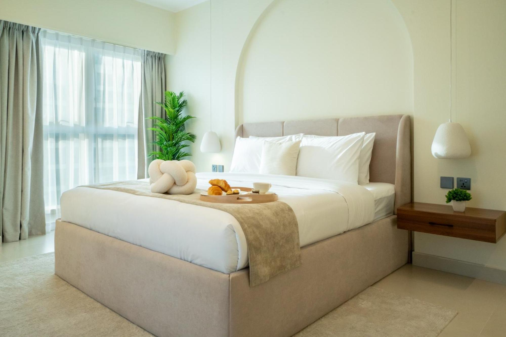 Elegant 3 Bedrooms Among Clouds * Dubai