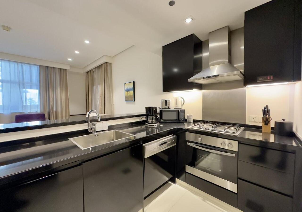 Quickstay Homes - Spacious 1br Retreat-cour Jardin *