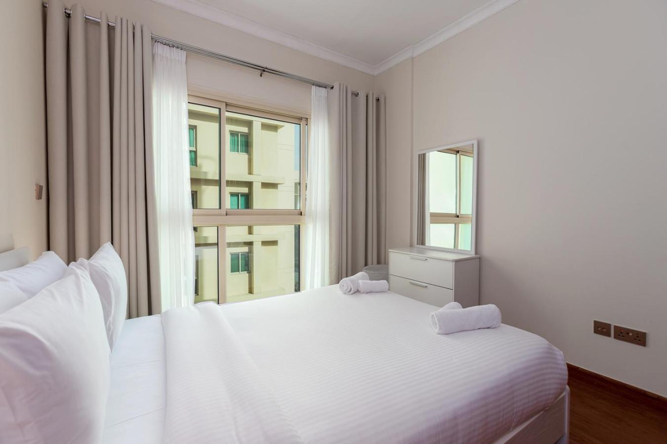 Apartment Serene 2br In Al Dhafrah 4, The Greens - Allsopp & Allsopp
