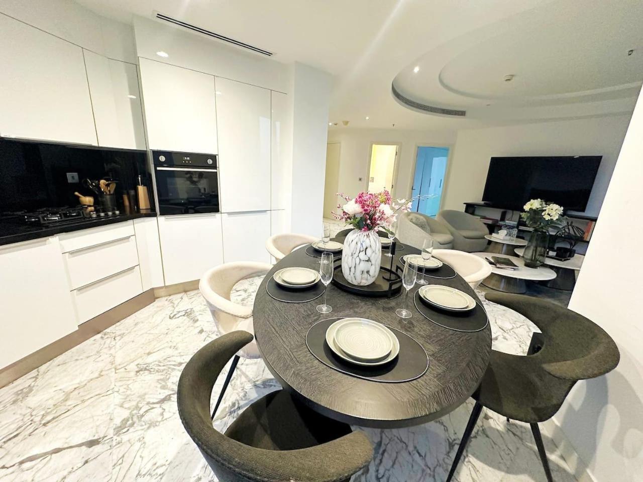 2br Amazing Canal Views At The Pad In Business Bay By Vibel