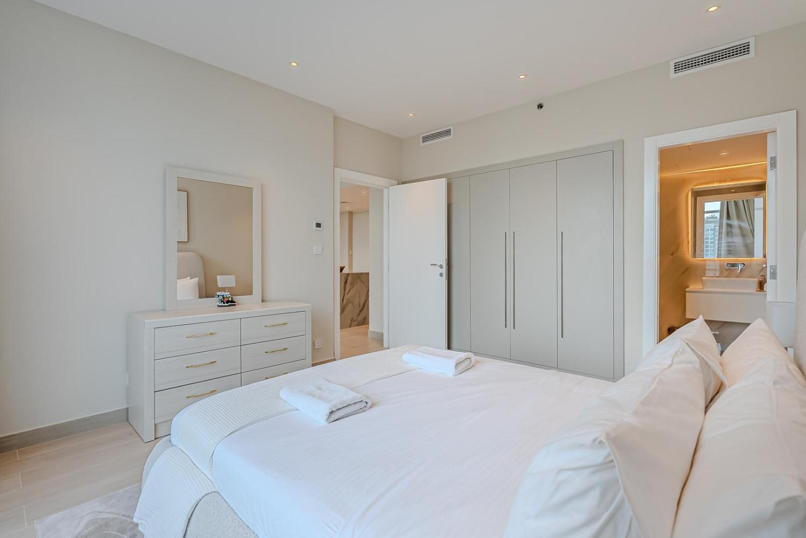 Newly Renovated 1 Bdr In Marina I Bonair I Park Islands Apartment