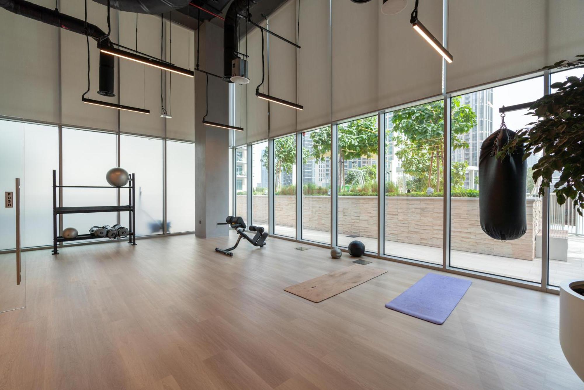 Apartment Tower 1 - Modernized Two Bedroom In Downtown *