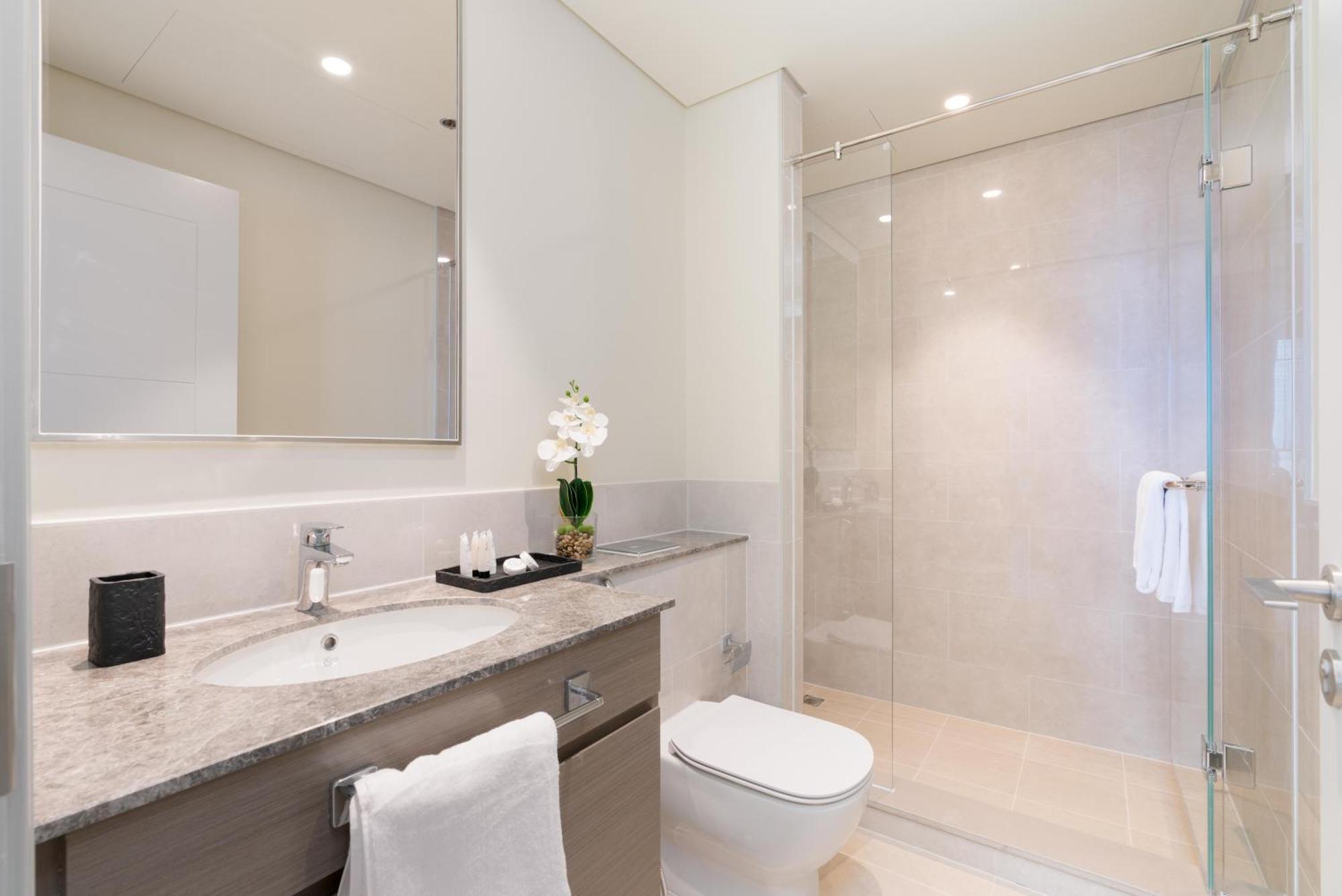 Tower 1 - Modernized Two Bedroom In Downtown Apartment
