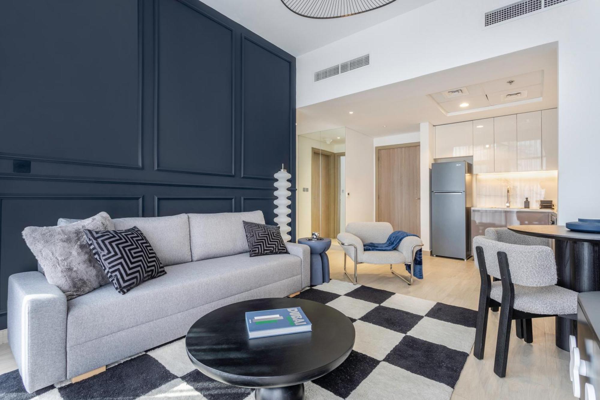 Luxurious Brand New 1br Huge Balcony Azizi 37 Dubai