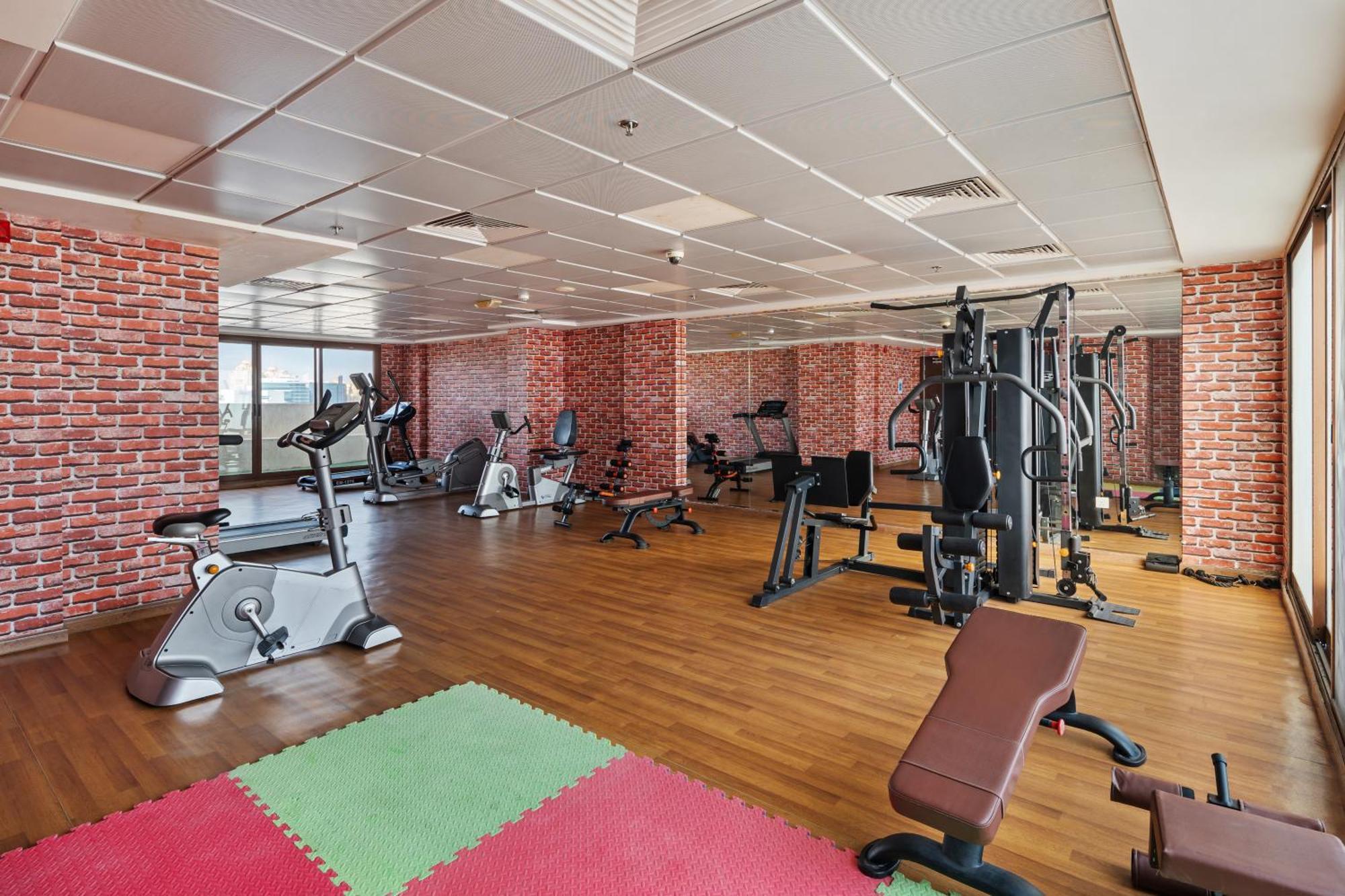Designer In Prime Silicon Oasis Spot Apartment *