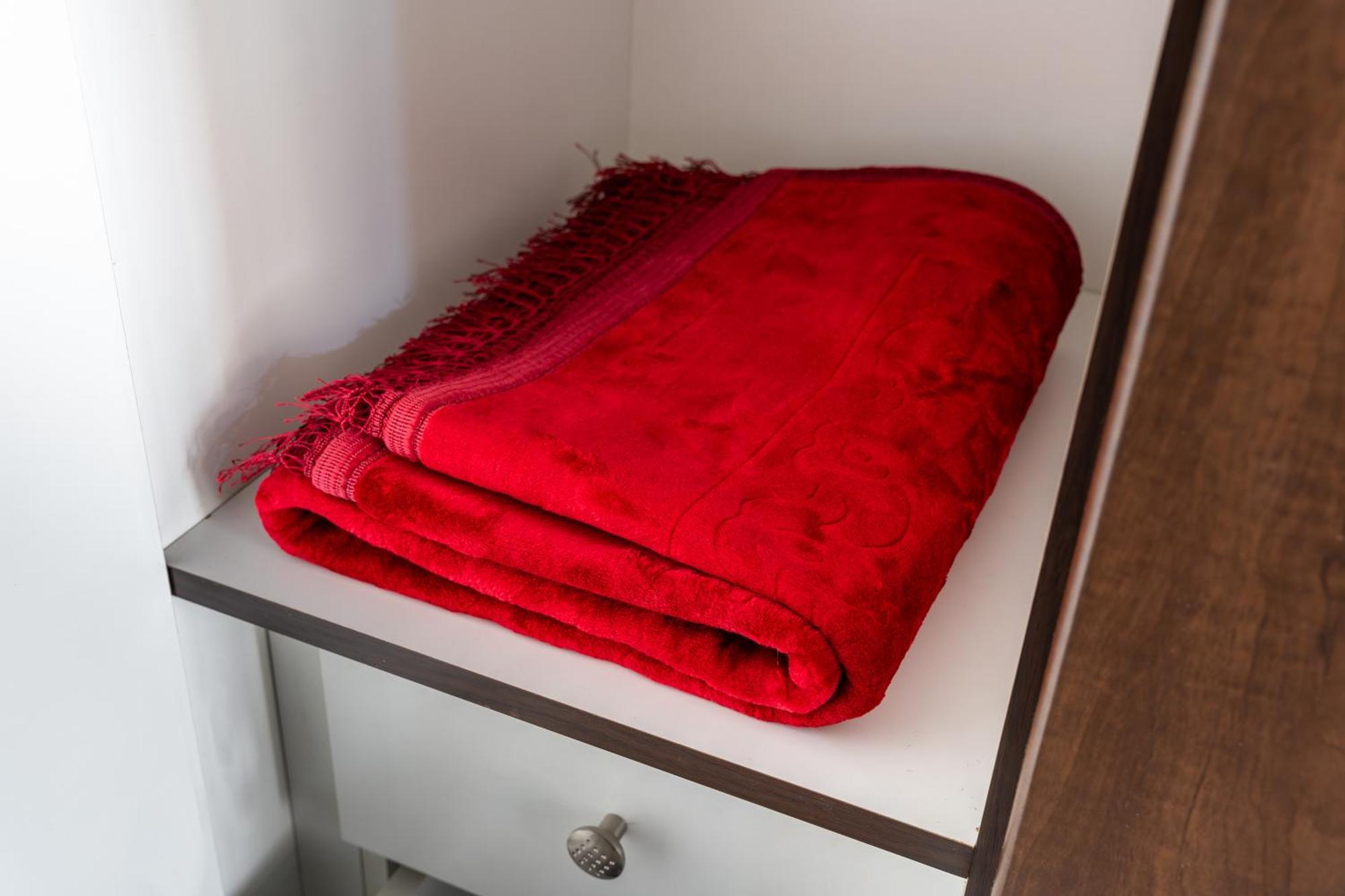 Designer In Prime Silicon Oasis Spot Apartment