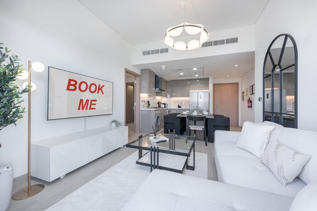Bright And Elegant 3-bedroom Escape Perfect For Families In Meydan Apartment