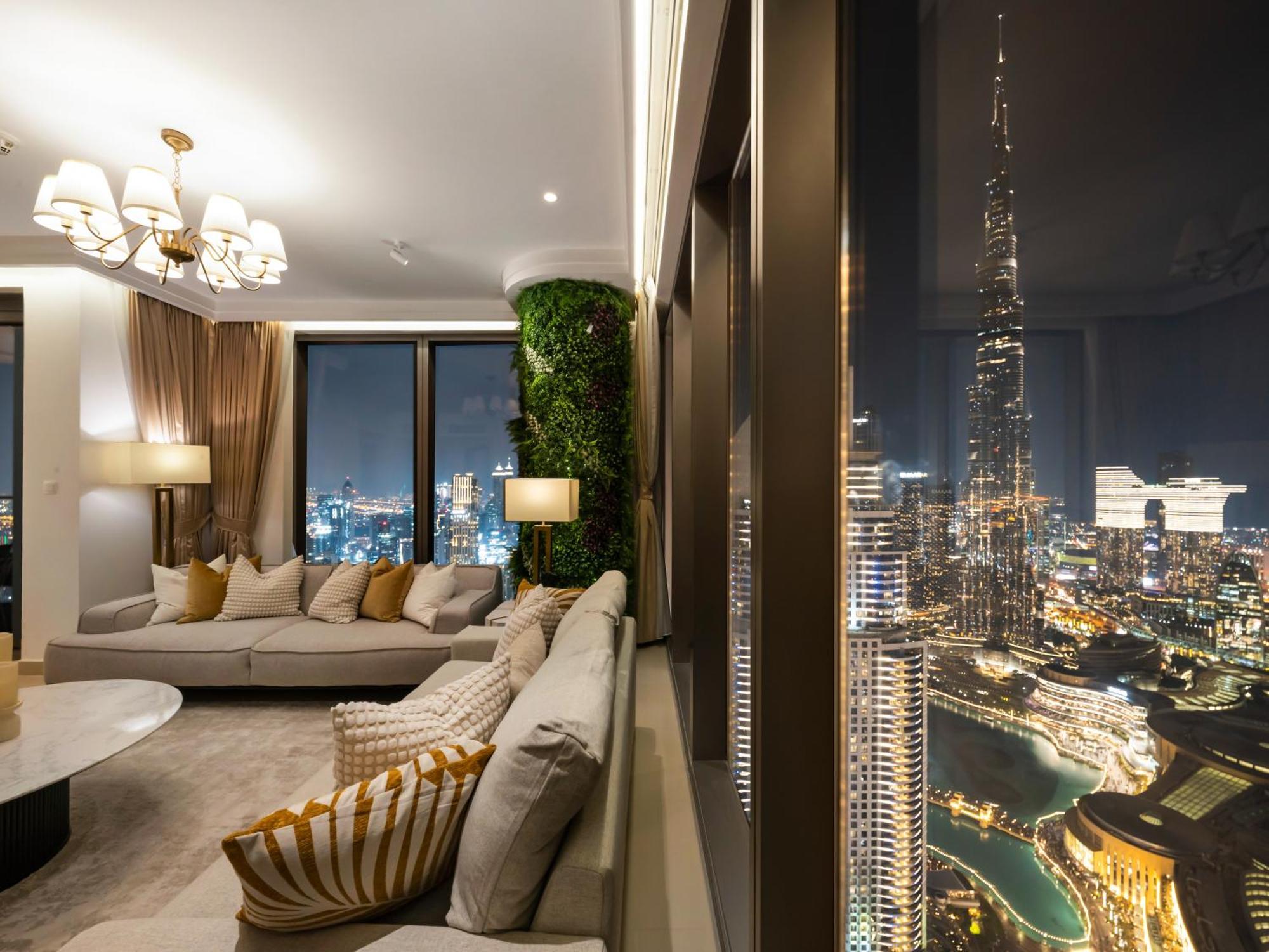 Stunning 2br-burj View -connected To Mall Dubai