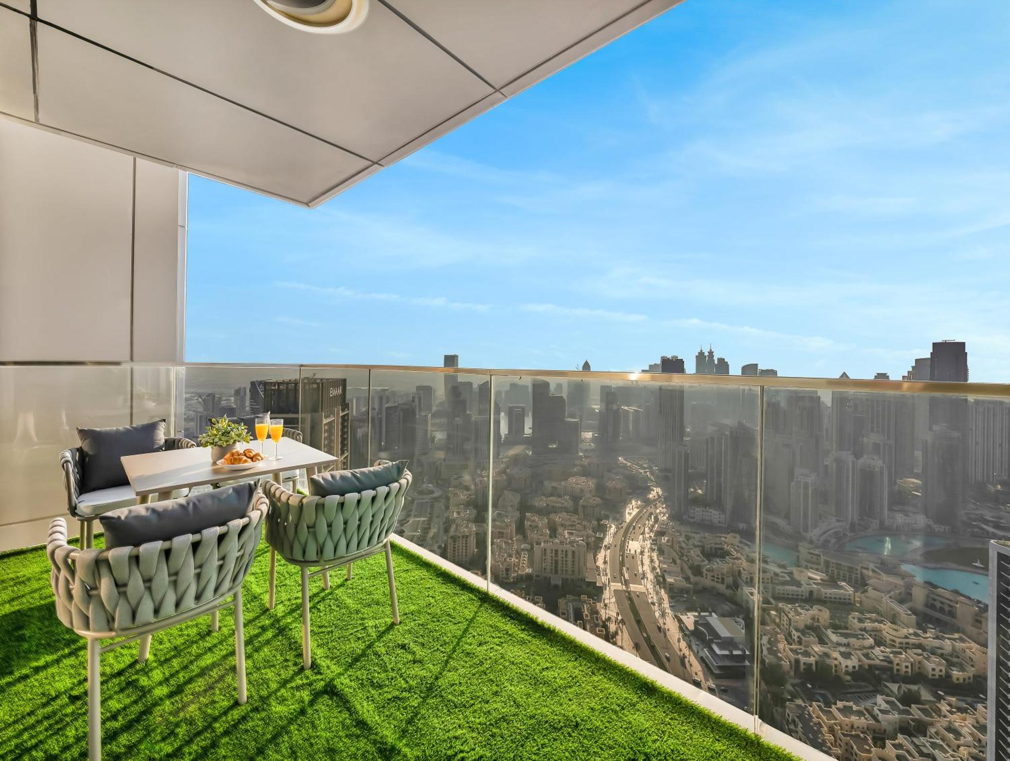 Stunning 2br-burj View -connected To Mall Dubai