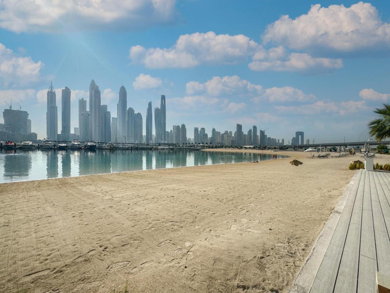 Sleek 1-bedroom Beachfront Escape In Marina Vista Apartment Dubai