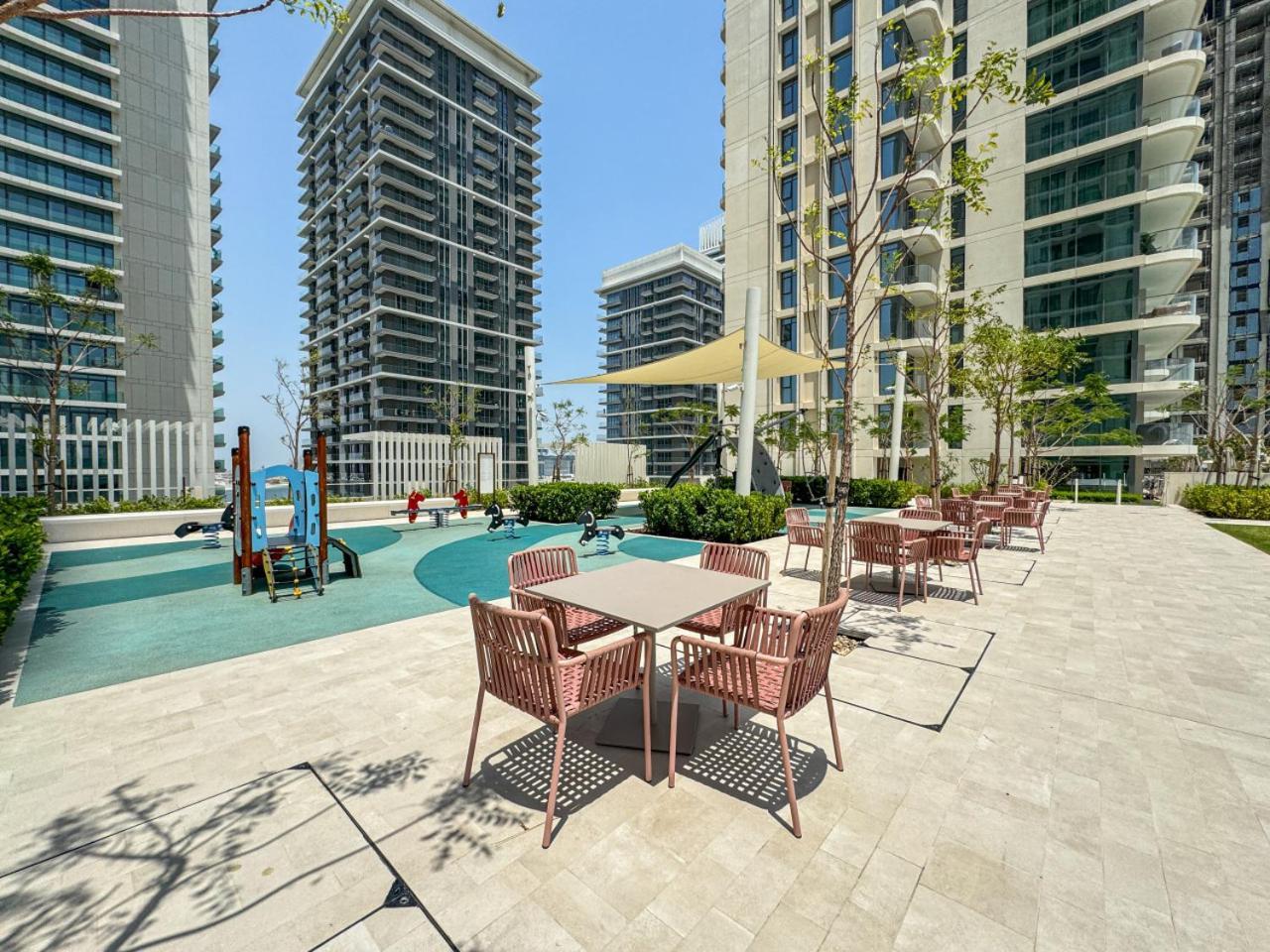 Sleek 1-bedroom Beachfront Escape In Marina Vista Apartment *