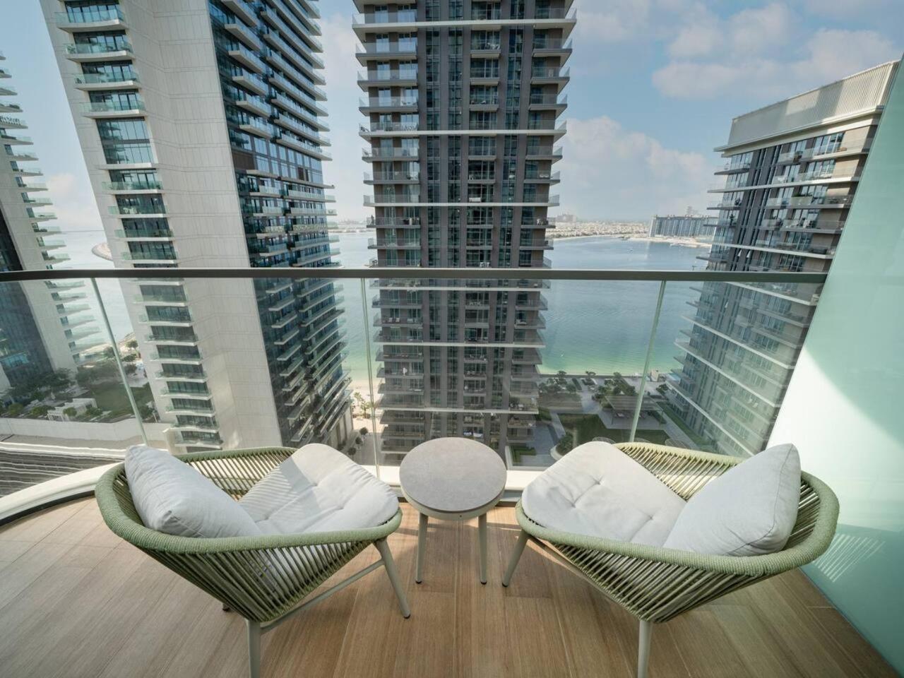 Sleek 1-bedroom Beachfront Escape In Marina Vista Apartment