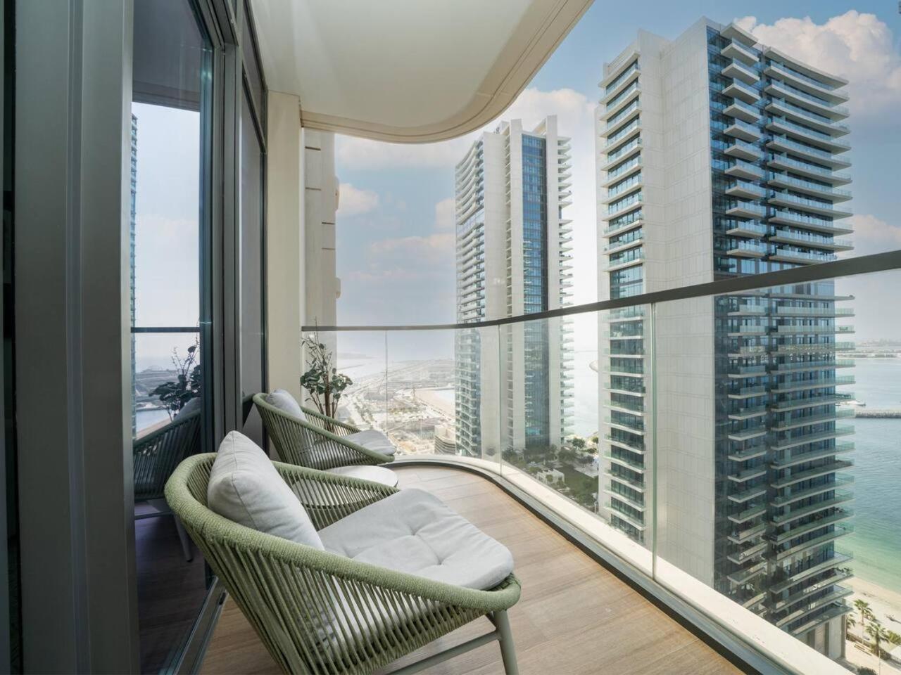Sleek 1-bedroom Beachfront Escape In Marina Vista
