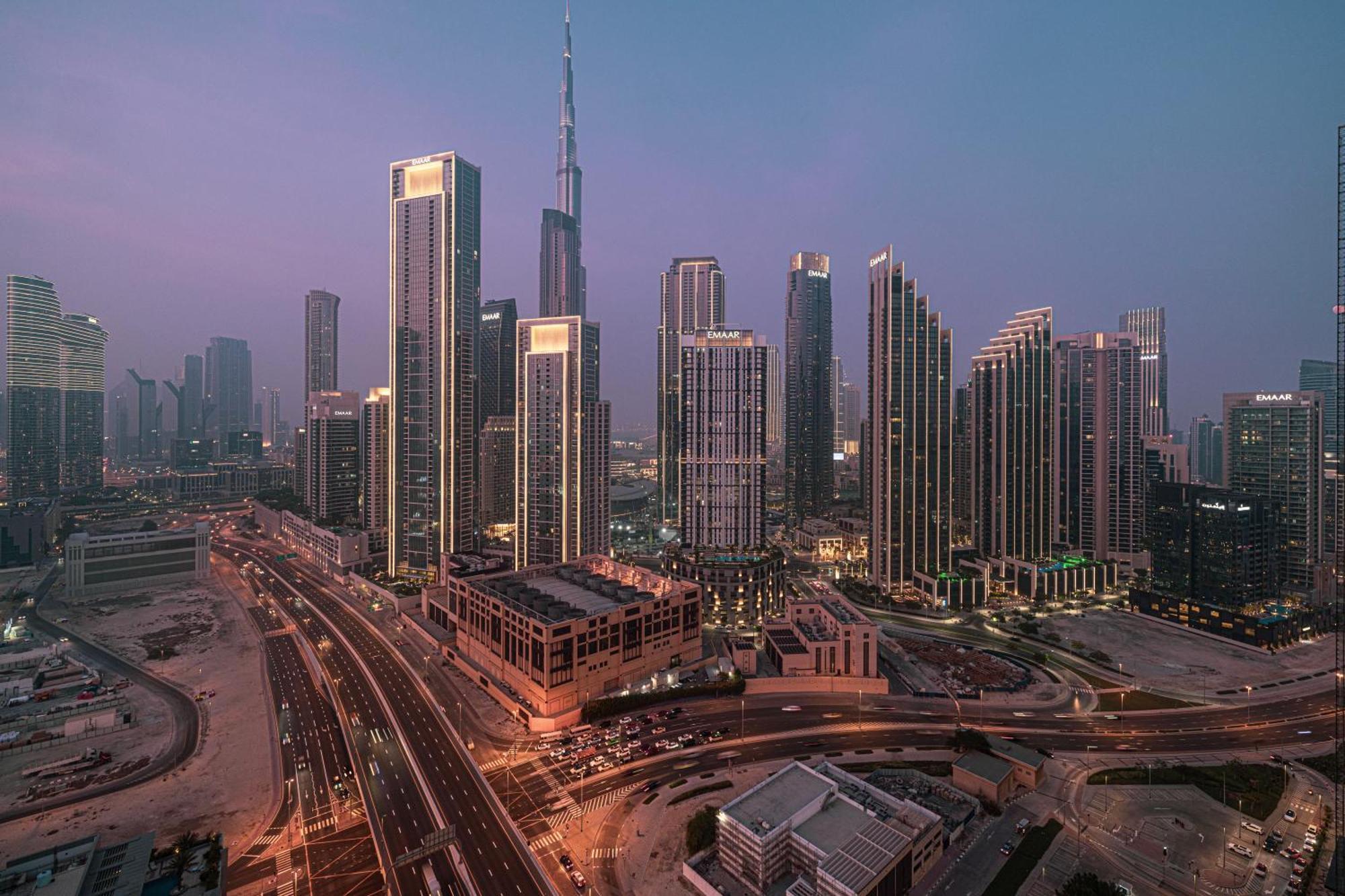 Panoramic Burj Khalifa Views-64th Floor Infinity Pool Dubai