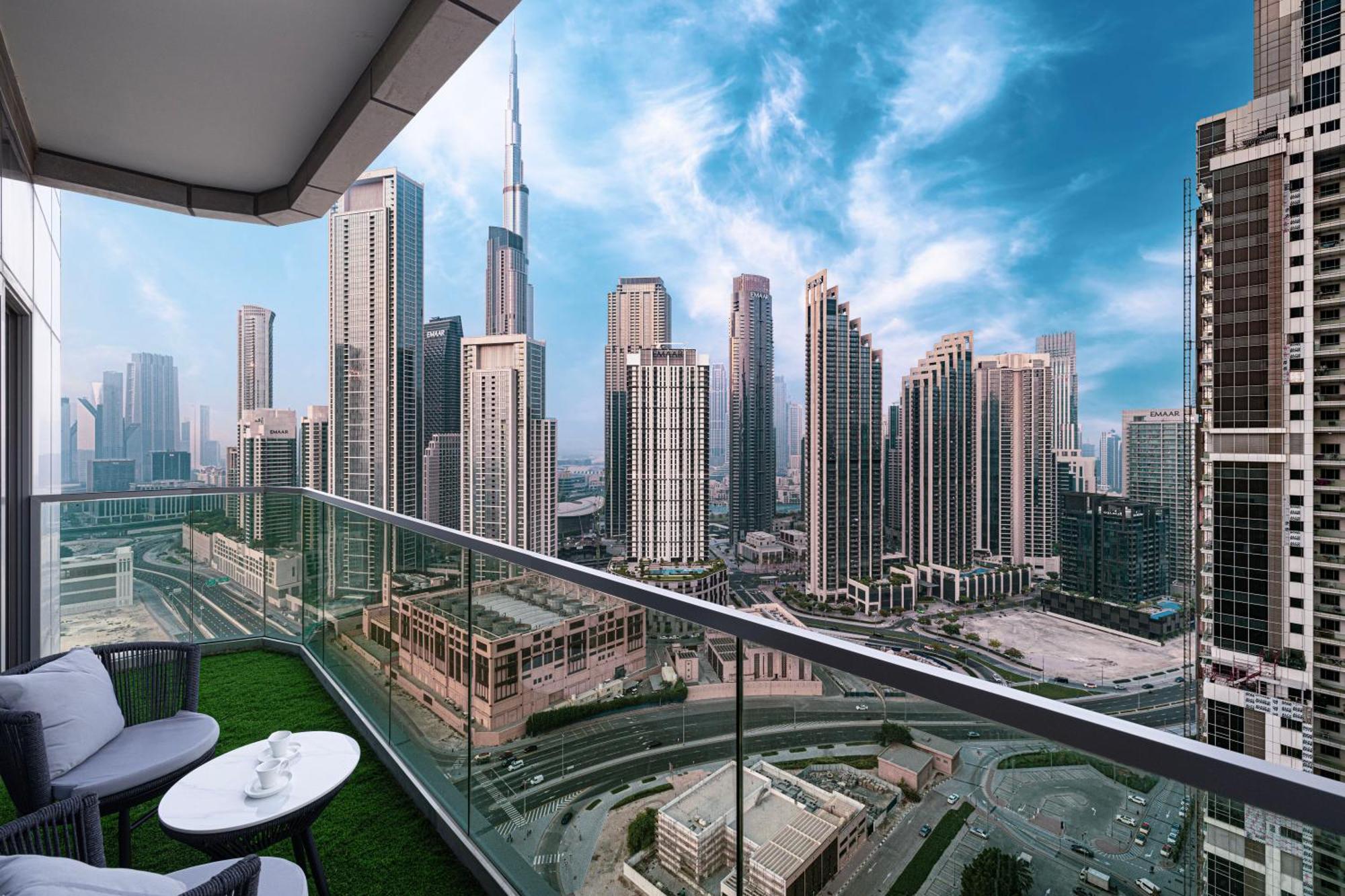 Panoramic Burj Khalifa Views-64th Floor Infinity Pool Apartment *