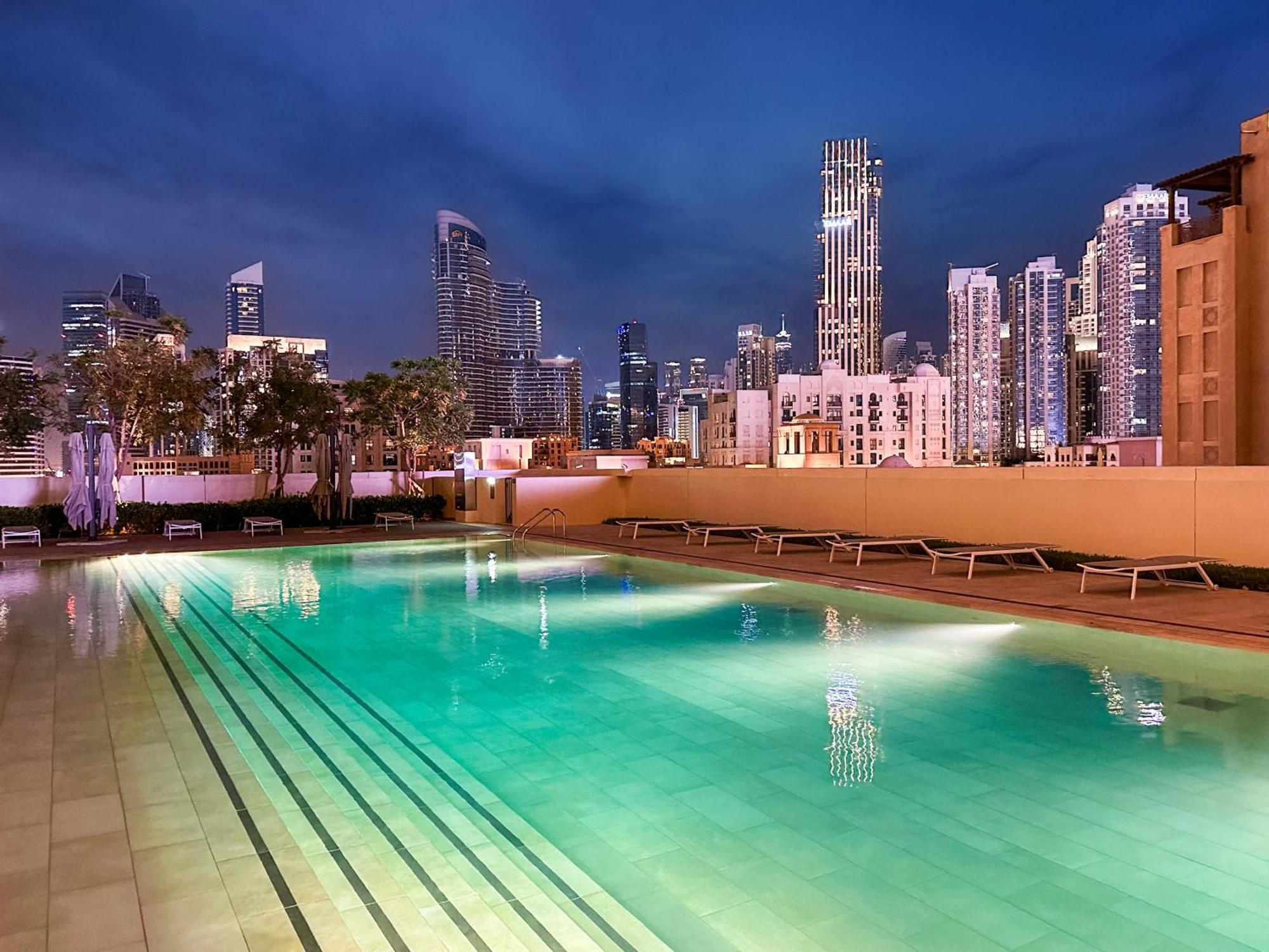 Apartment View In And Burj Khalifa View - 2 Bedroom - 3 Beds
