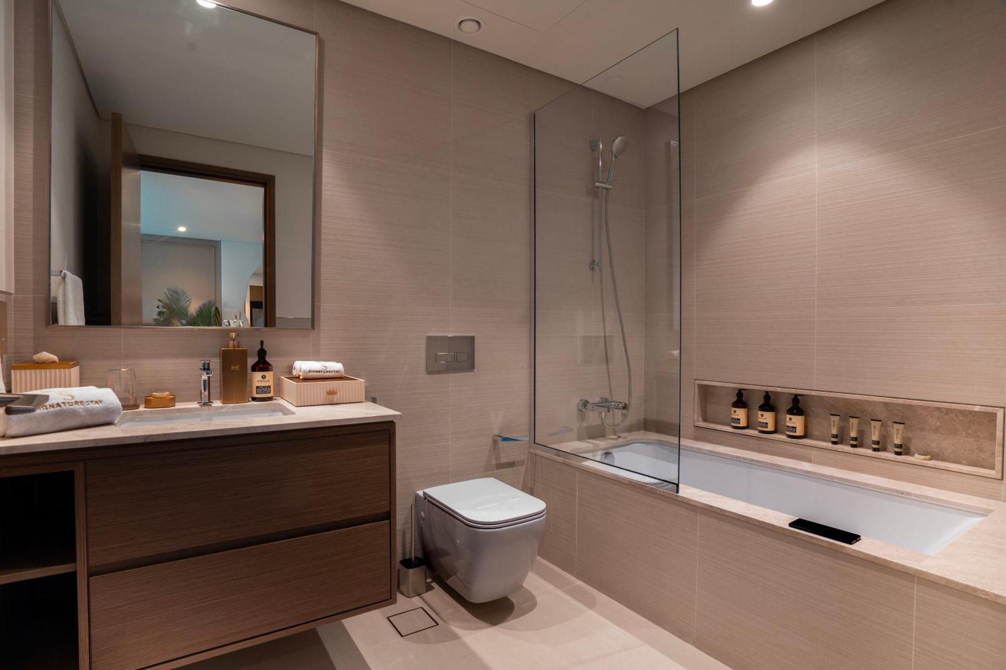 Apartment Luxury 1-bedroom In Downtown I Walk To Mall And Fountains Dubai