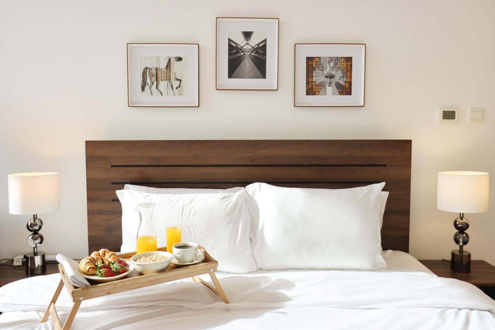 Livbnb-2b With Skyline Views, Al Jaddaf Apartment *