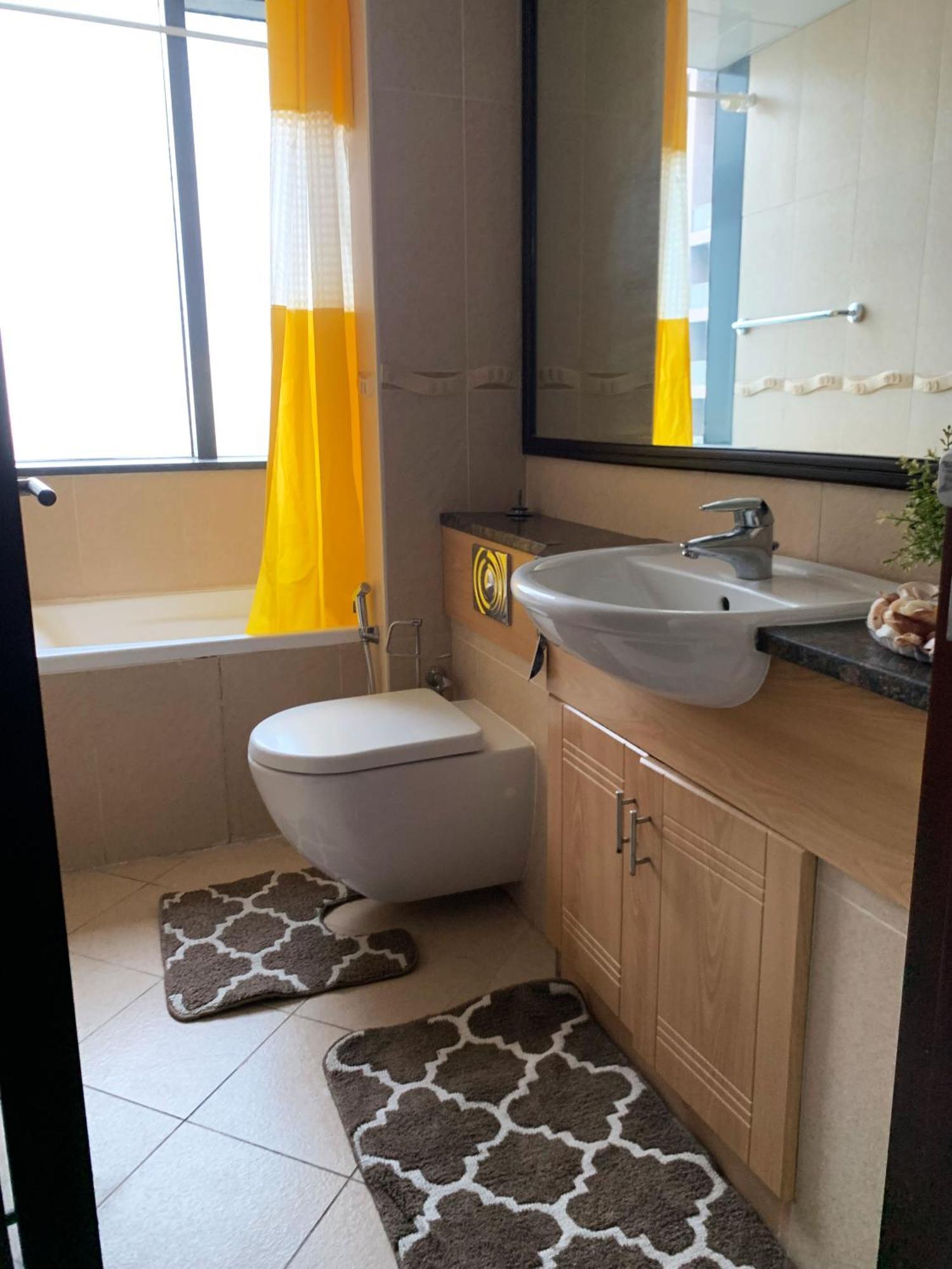 Click - Jlt - 2 Bedroom & Balcony Lakes View Entire -az Apartment