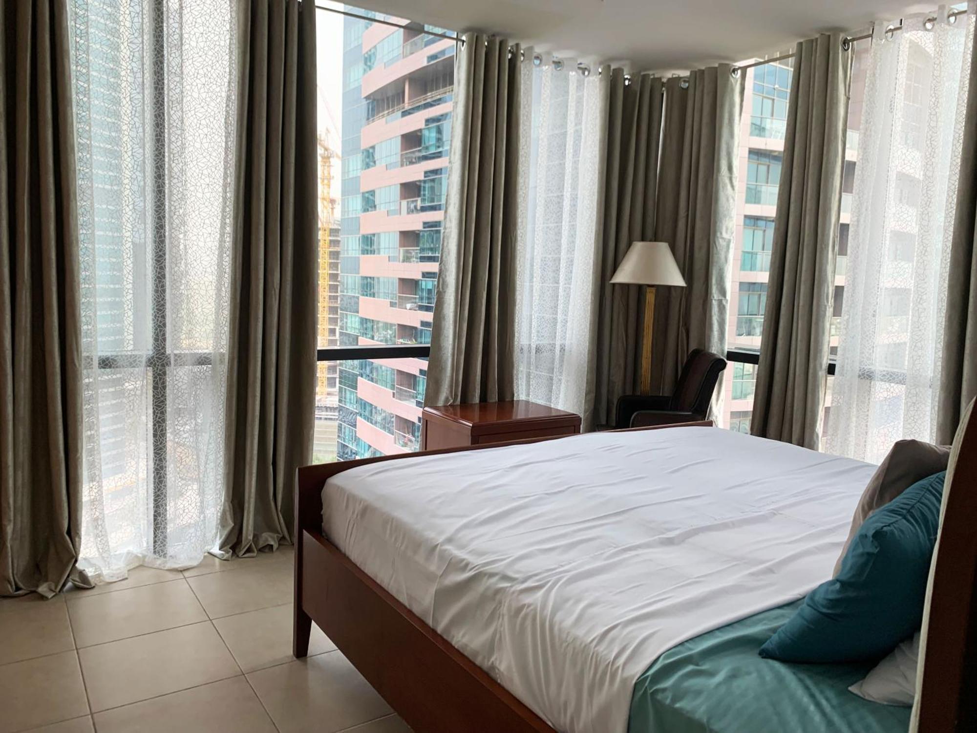 Click - Jlt - 2 Bedroom & Balcony Lakes View Entire -az Apartment