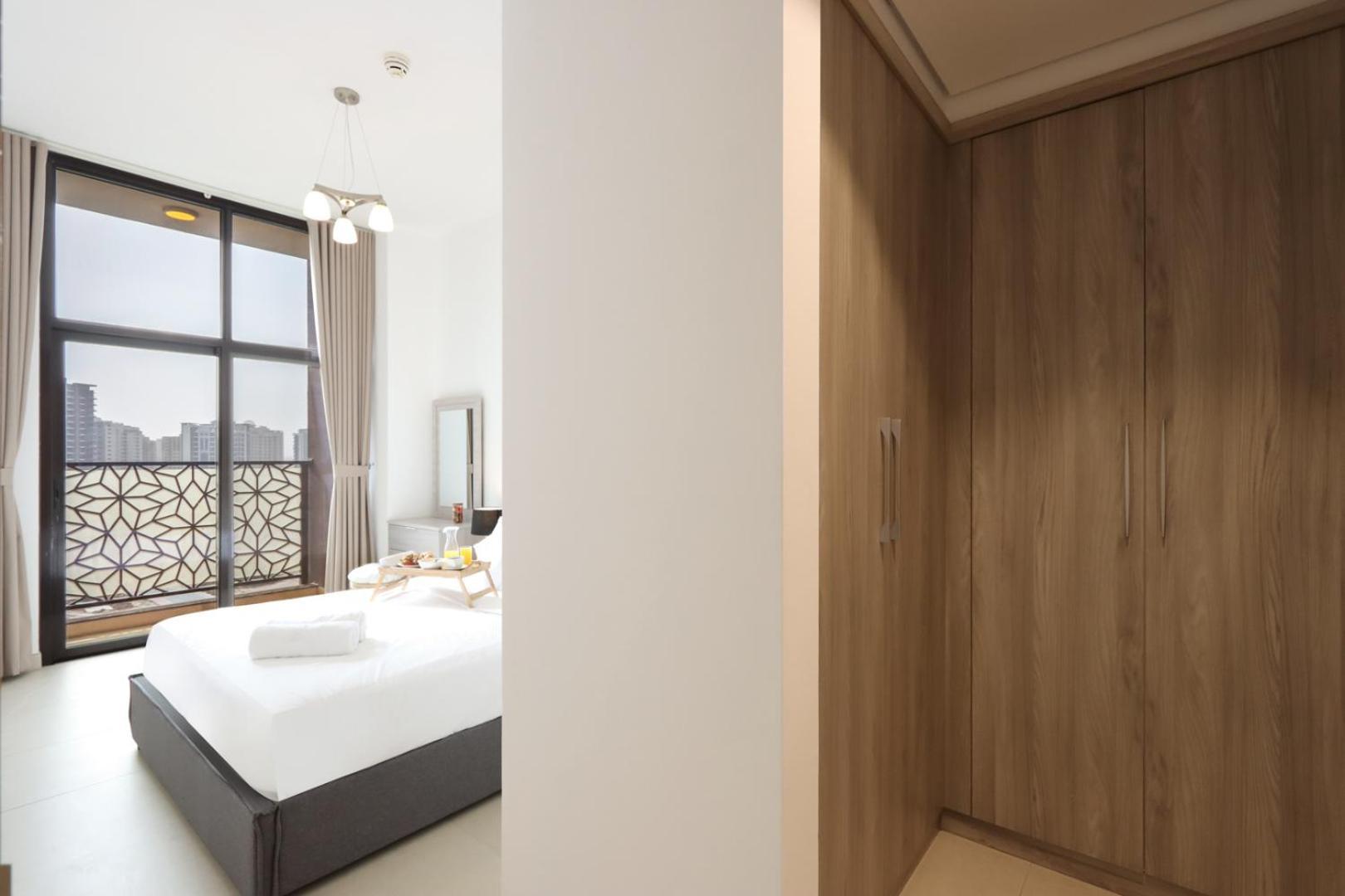 Livbnb-2b With Skyline Views, Al Jaddaf Apartment *