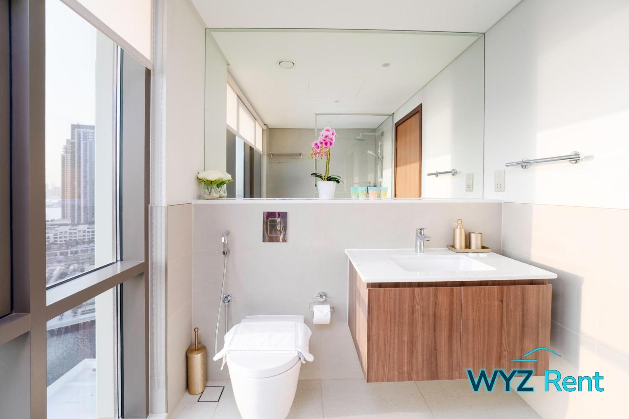 Chic 2 Bedroom In Vida Residences Creek-beach Access Apartment *