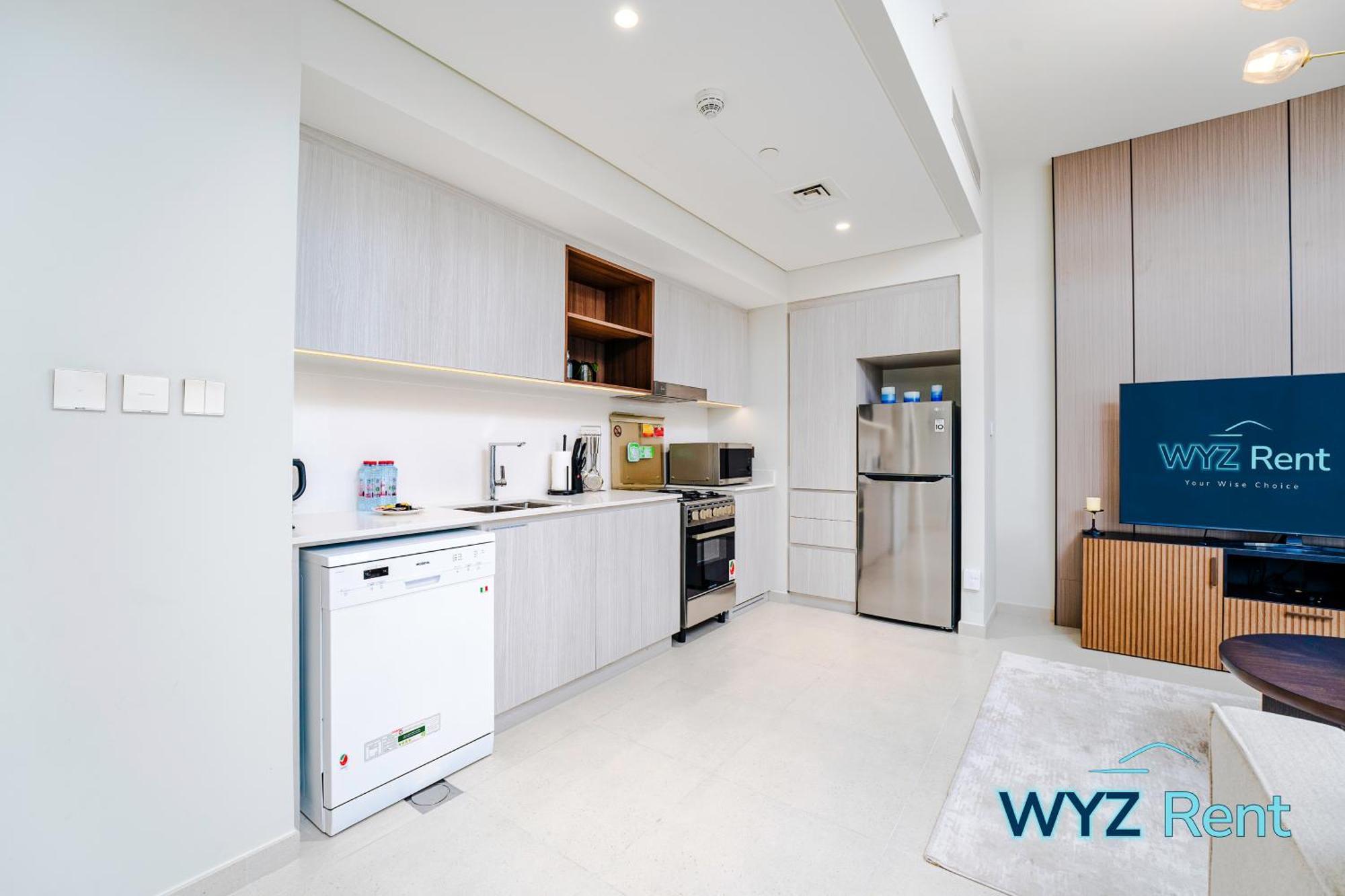 Chic 2 Bedroom In Vida Residences Creek-beach Access Apartment