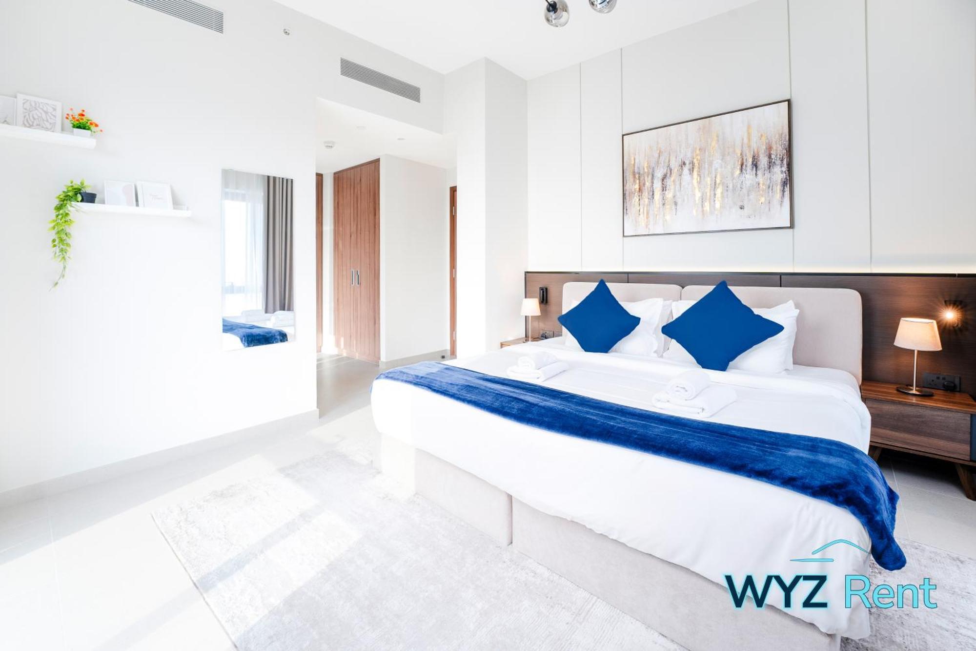 Chic 2 Bedroom In Vida Residences Creek-beach Access Apartment *