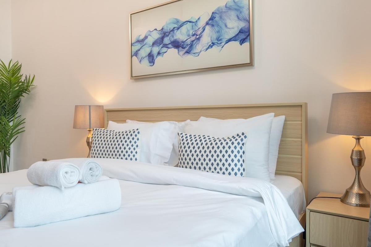 Apartment Cozy And Bright 2-bedroom In Business Bay *