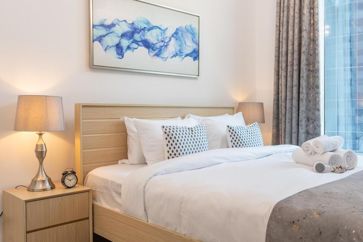 Cozy And Bright 2-bedroom In Business Bay *
