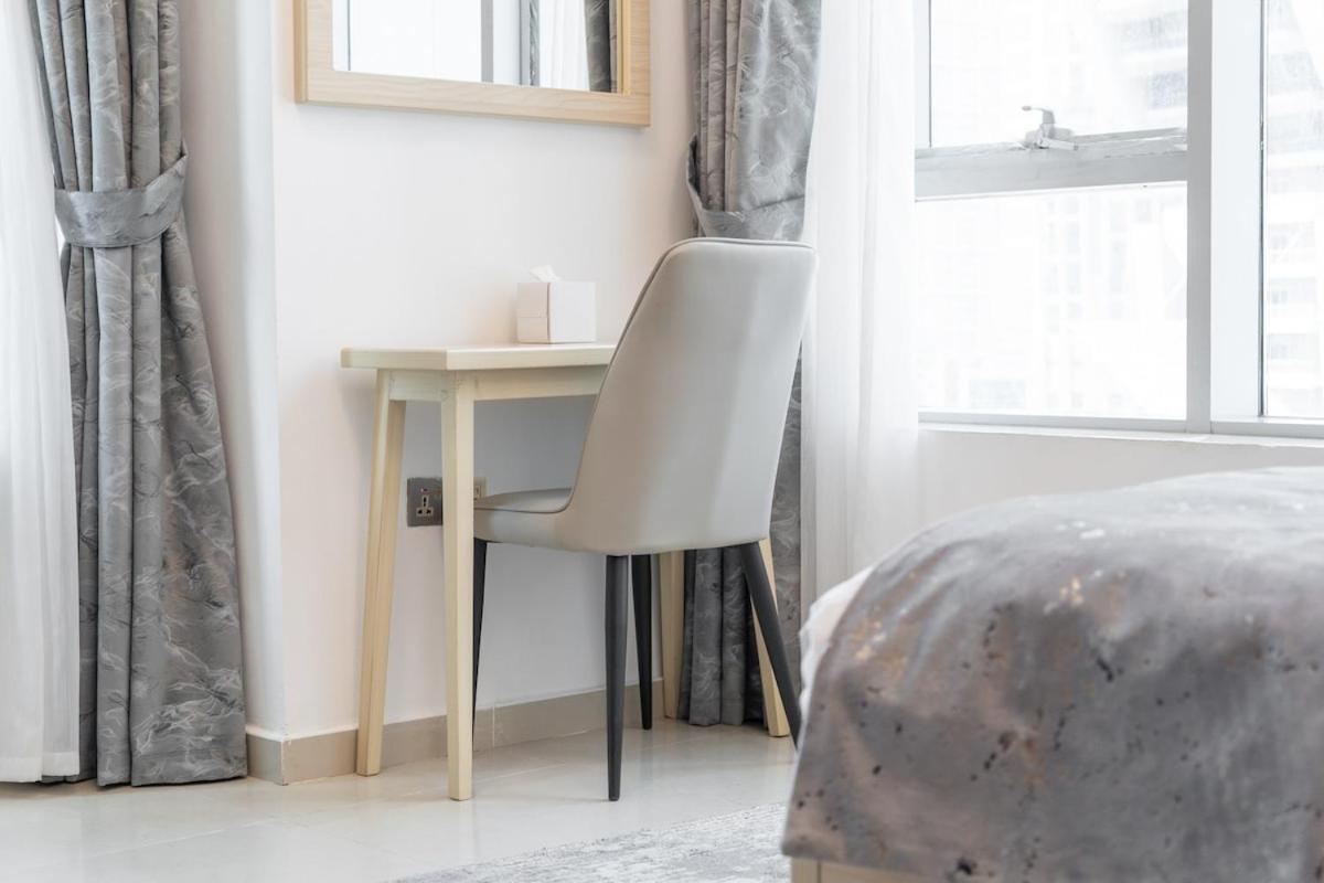 Cozy And Bright 2-bedroom In Business Bay Apartment Dubai