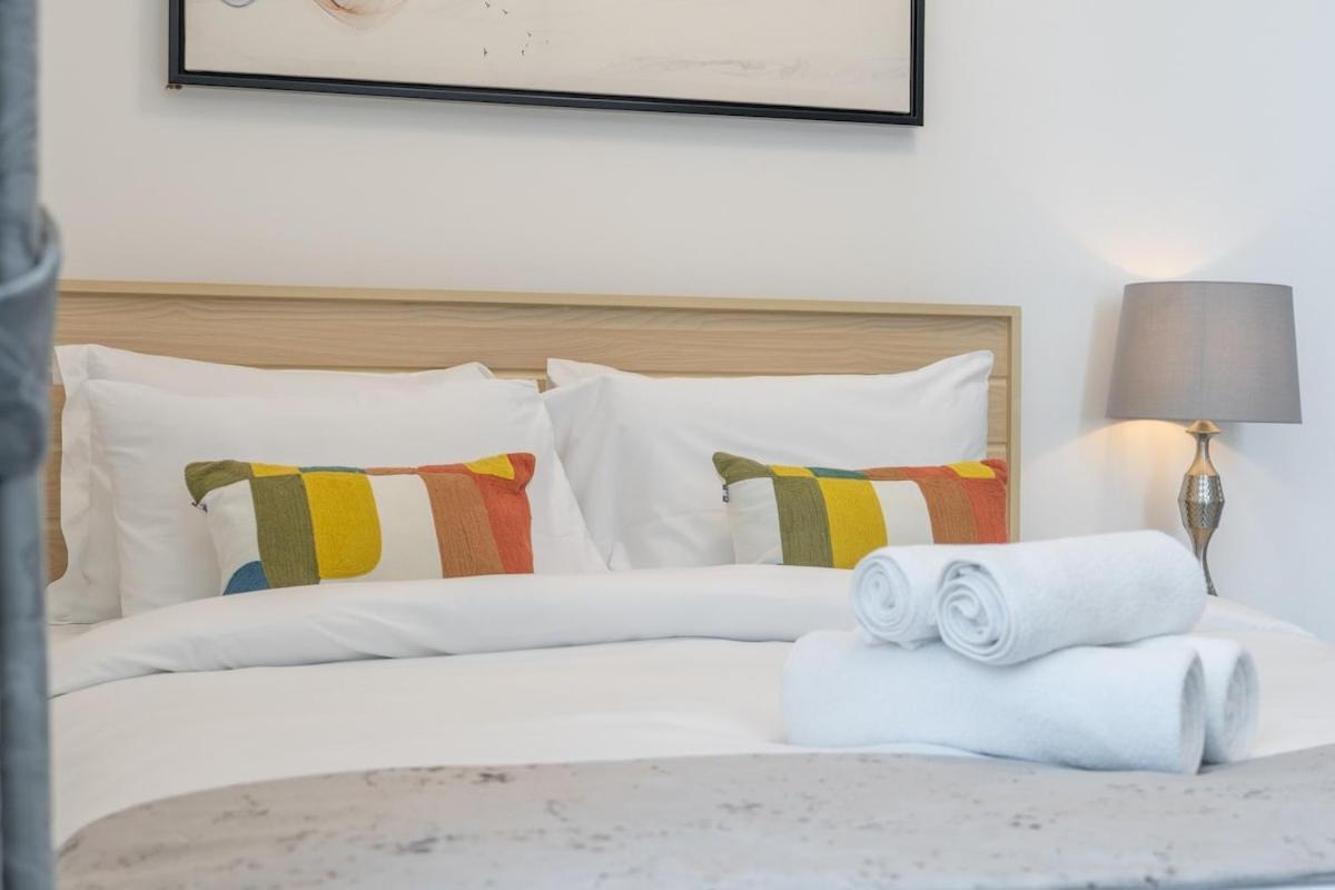 Apartment Cozy And Bright 2-bedroom In Business Bay
