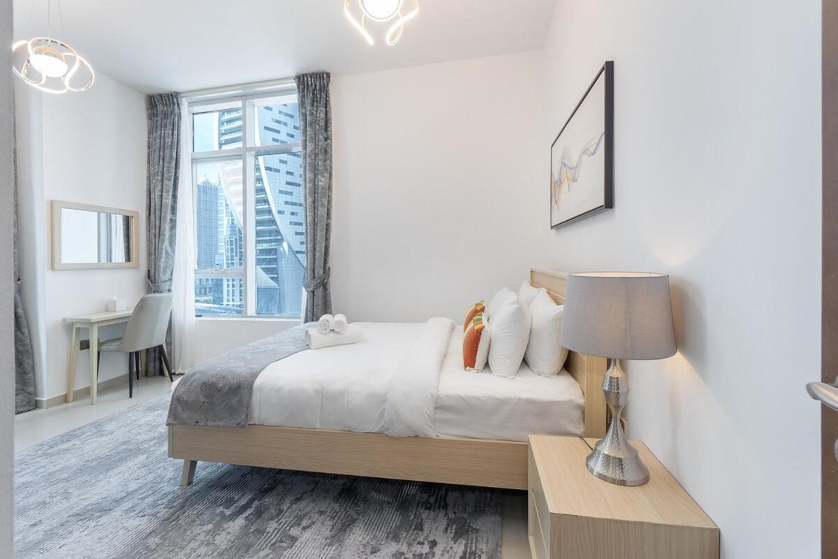 Cozy And Bright 2-bedroom In Business Bay Dubai