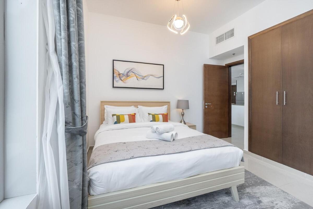 Cozy And Bright 2-bedroom In Business Bay * Dubai