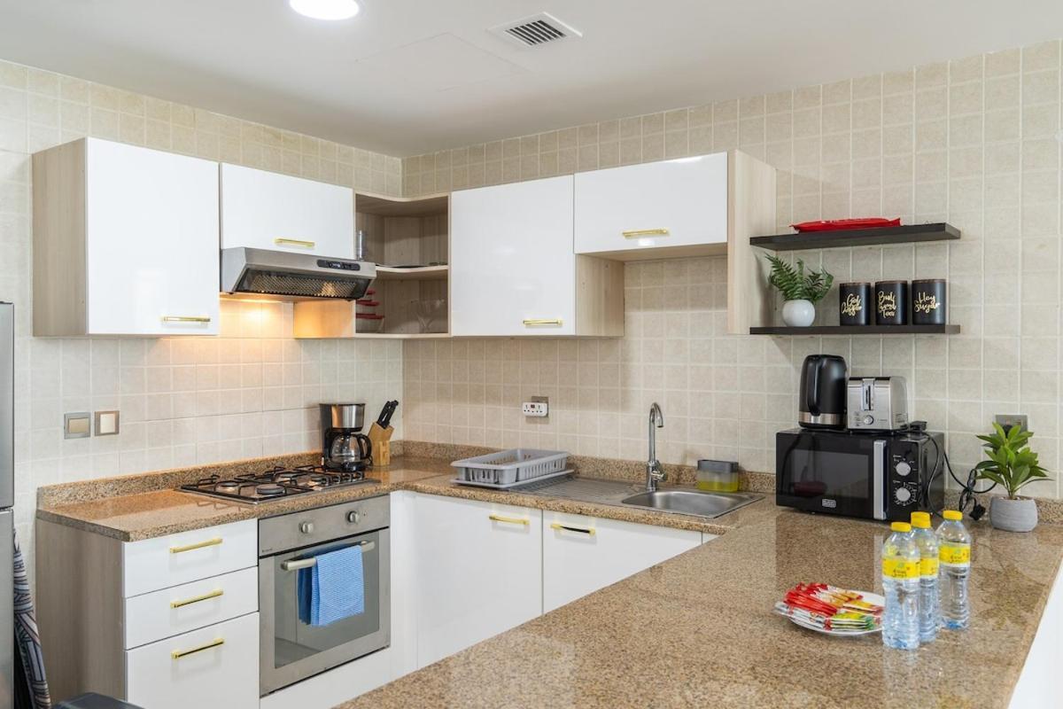 Cozy And Bright 2-bedroom In Business Bay Apartment *
