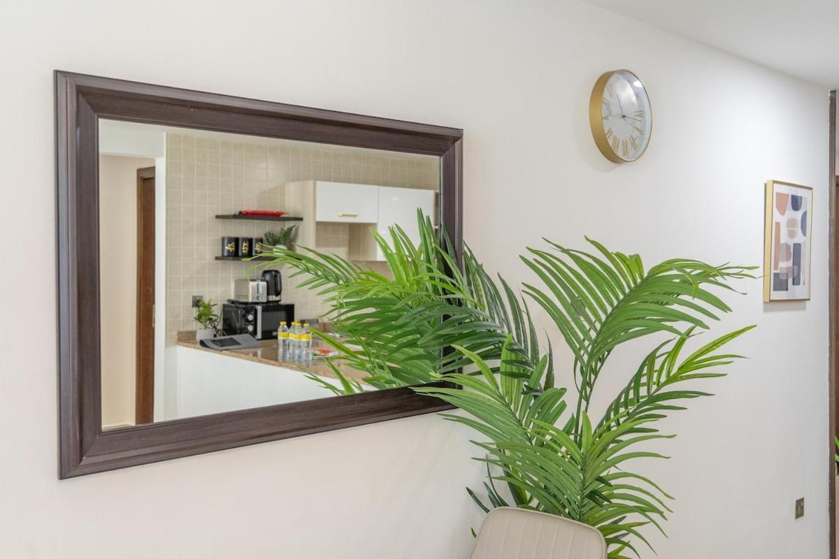Cozy And Bright 2-bedroom In Business Bay * Dubai