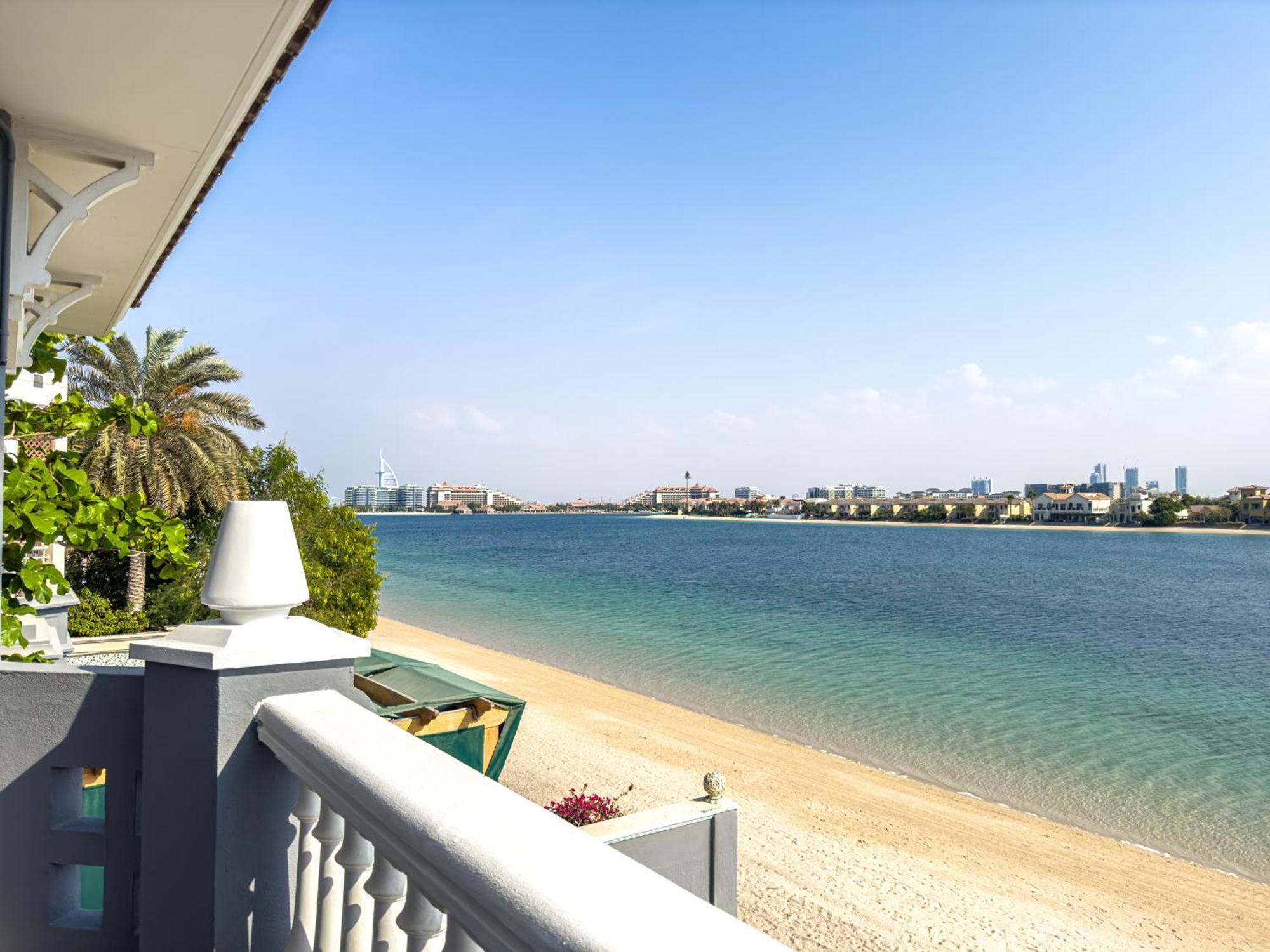 Villa Elegant 3br Upgraded With Pool & Access Dubai