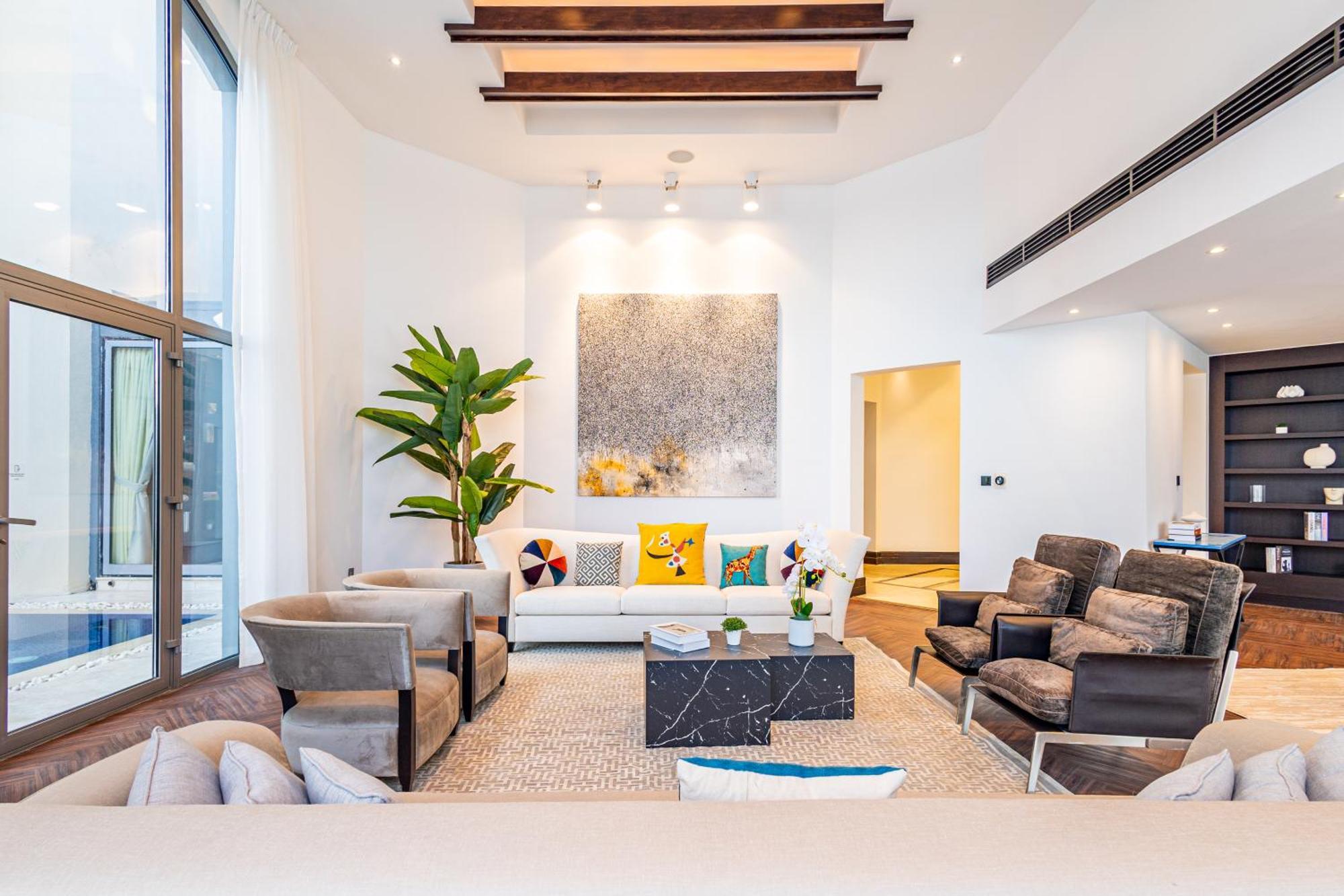 Elegant 3br Upgraded With Pool & Access * Dubai