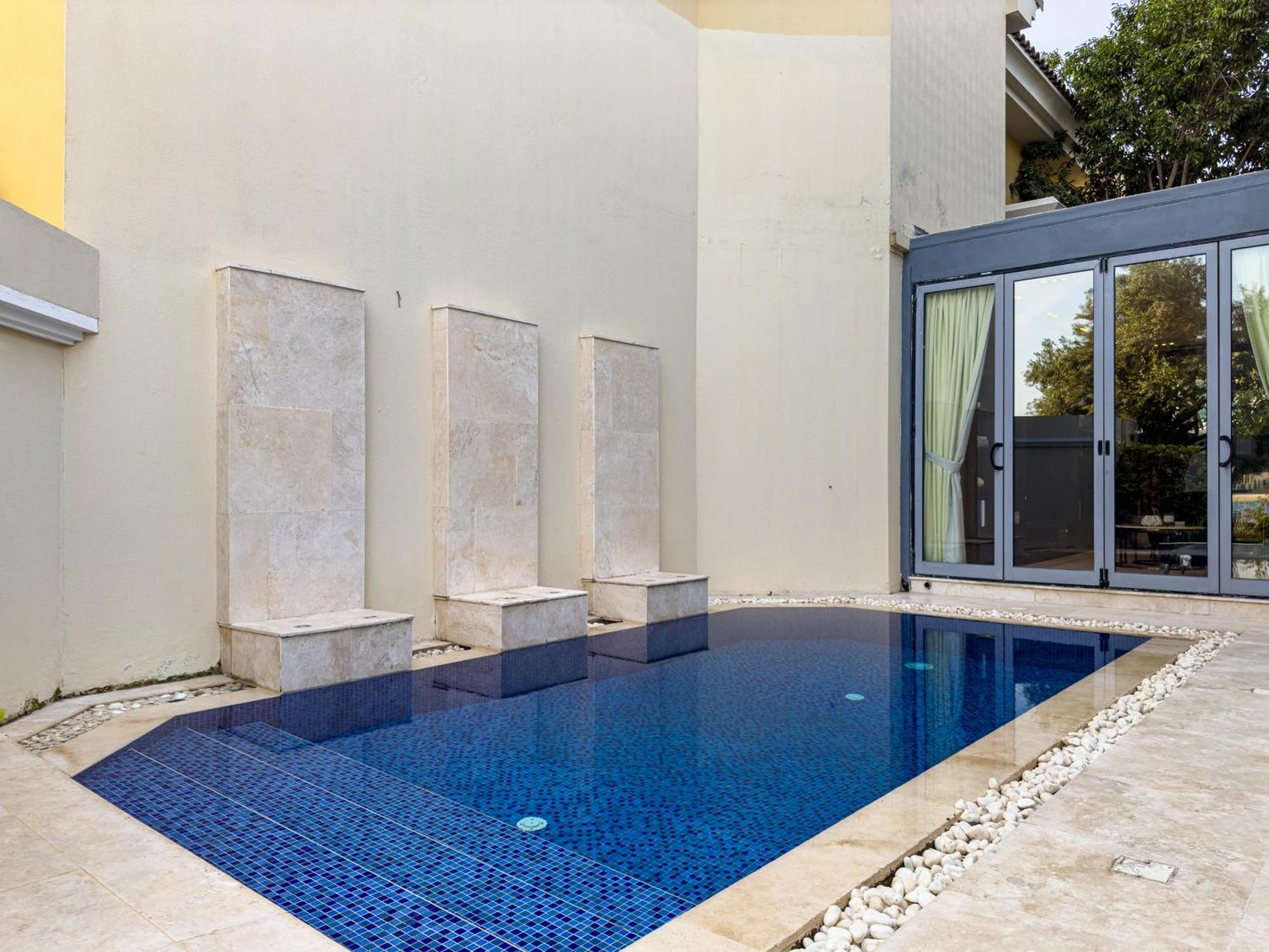 Elegant 3br Upgraded With Pool & Access * Dubai