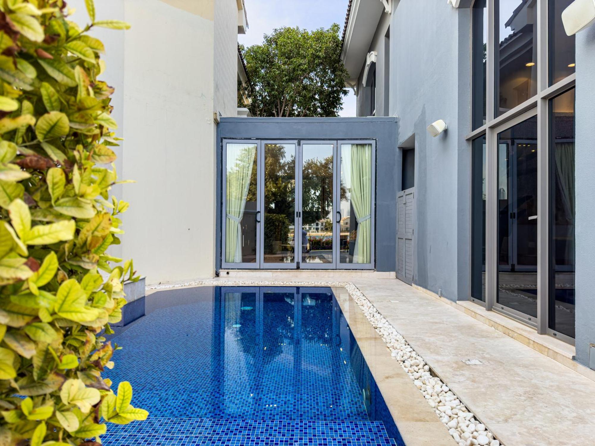 Elegant 3br Upgraded With Pool & Access Villa Dubai