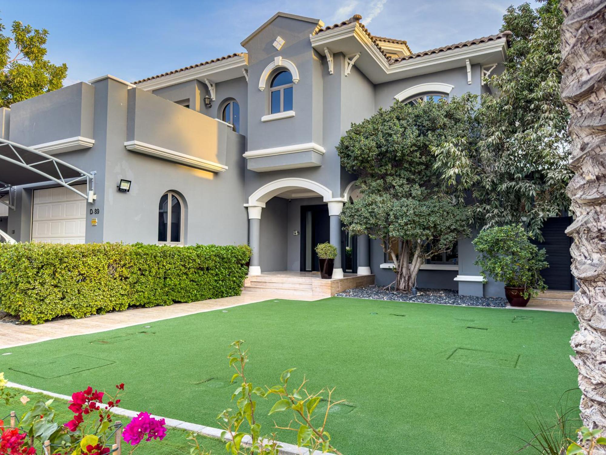 Elegant 3br Upgraded With Pool & Access * Dubai