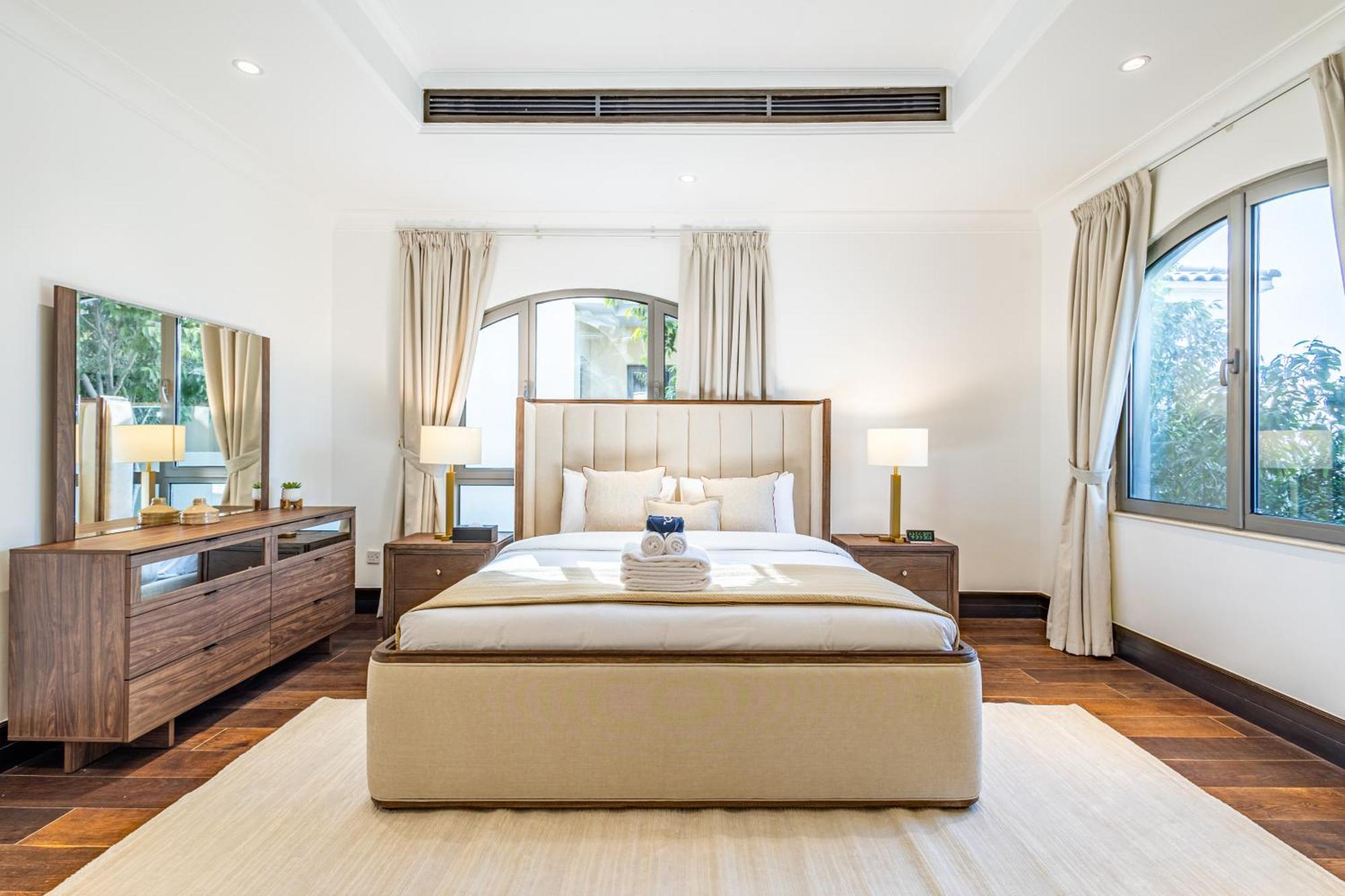 Villa Elegant 3br Upgraded With Pool & Access *